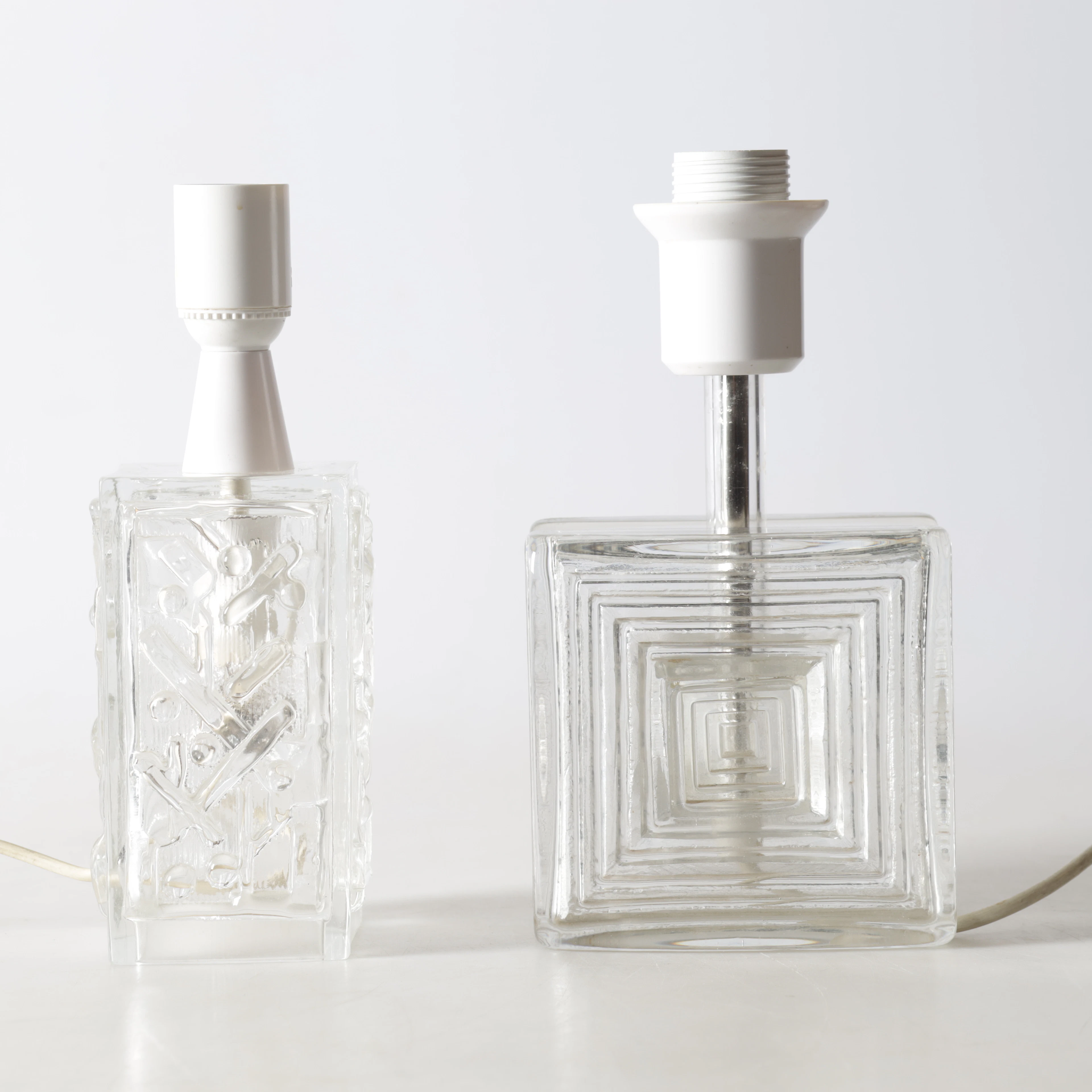 BORDSLAMPOR, 2 st, glas, 1900-tal.