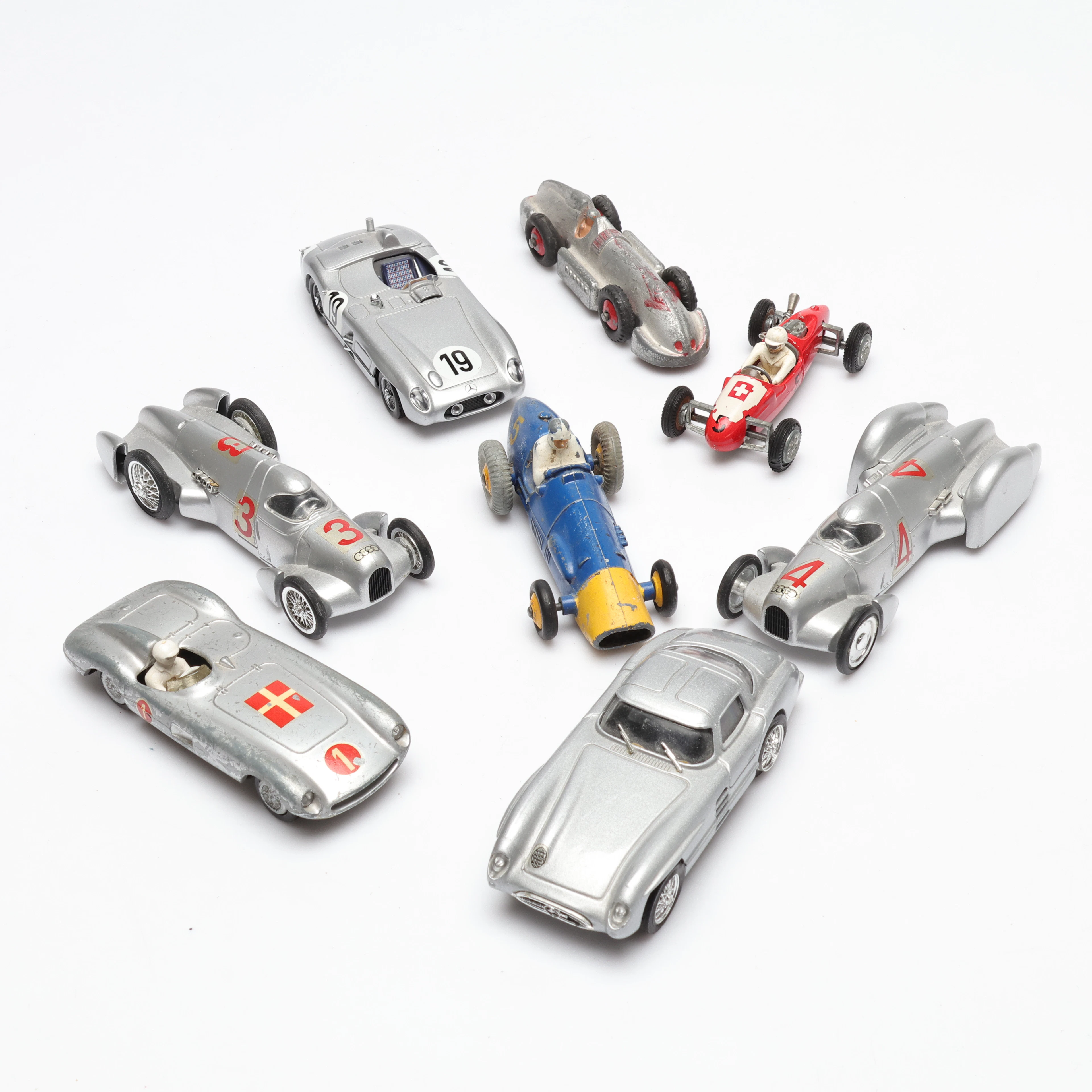 MODELLBILAR, 8 st, bl.a. Dinky Toys, Tekno.