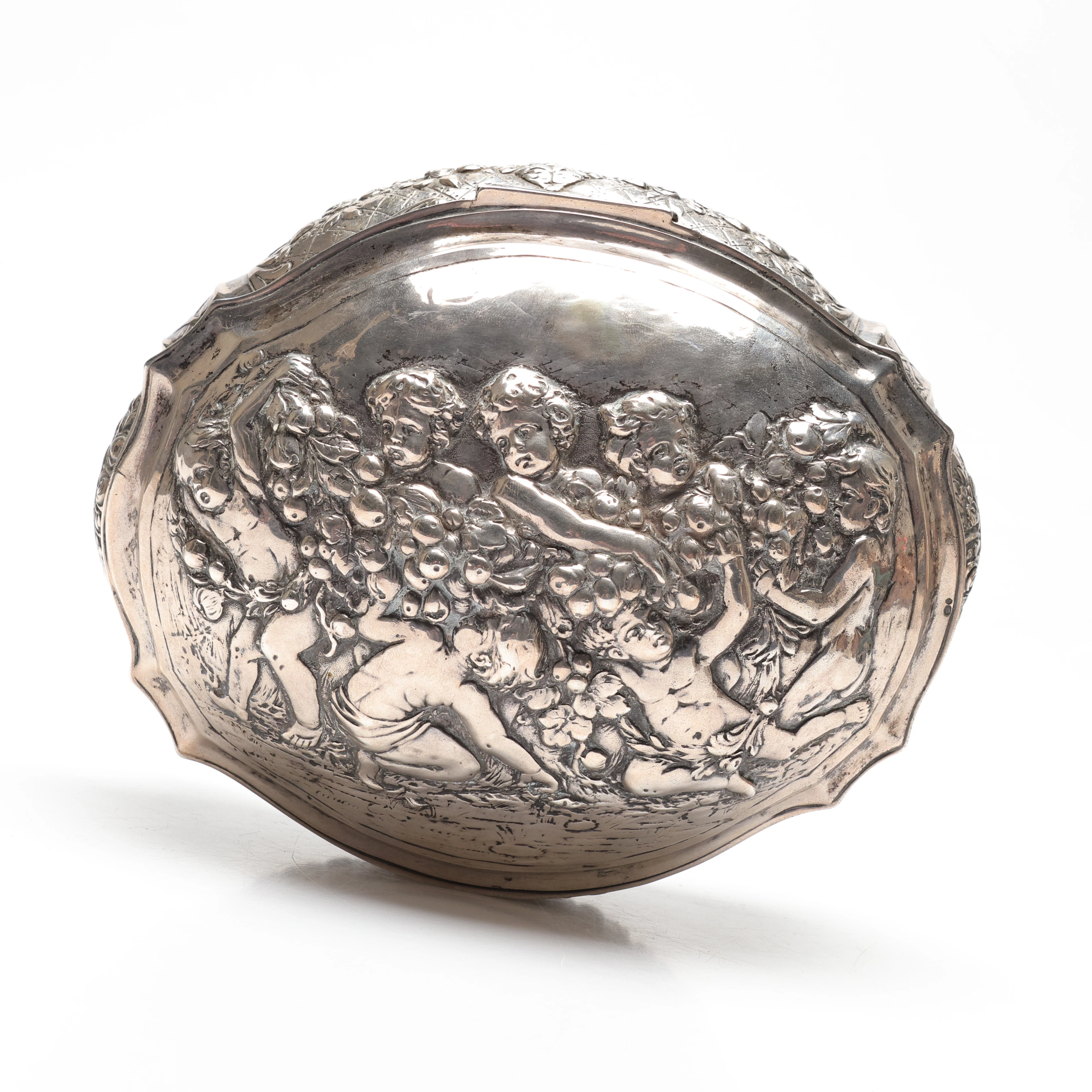 SMYCKESSKRIN, silver, rokokostil, svenska importstämplar, vikt ca 600g.