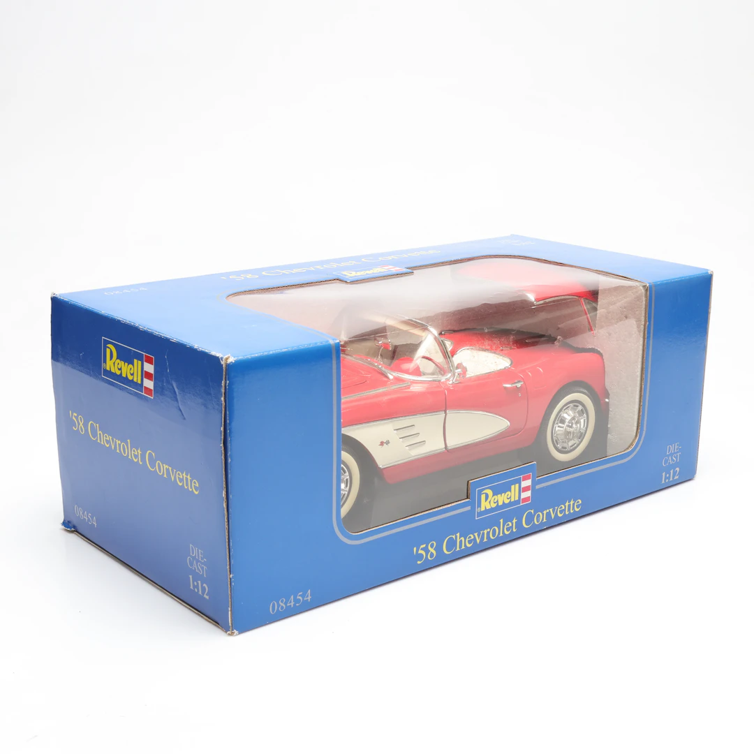 MODELLBIL, Revell, 58 Chevrolet Corvette, die-cast, 1:12.