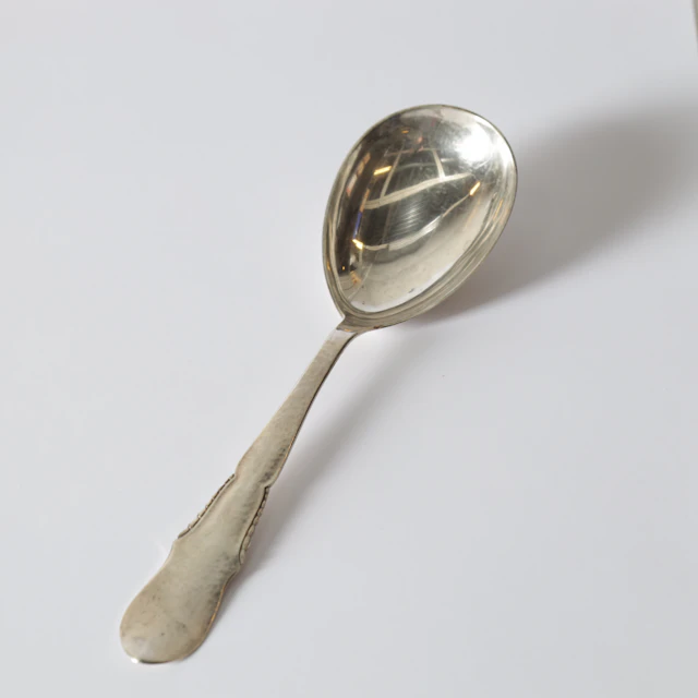KAROTTSKED, silver. Totalvikt ca 87,6 gram.