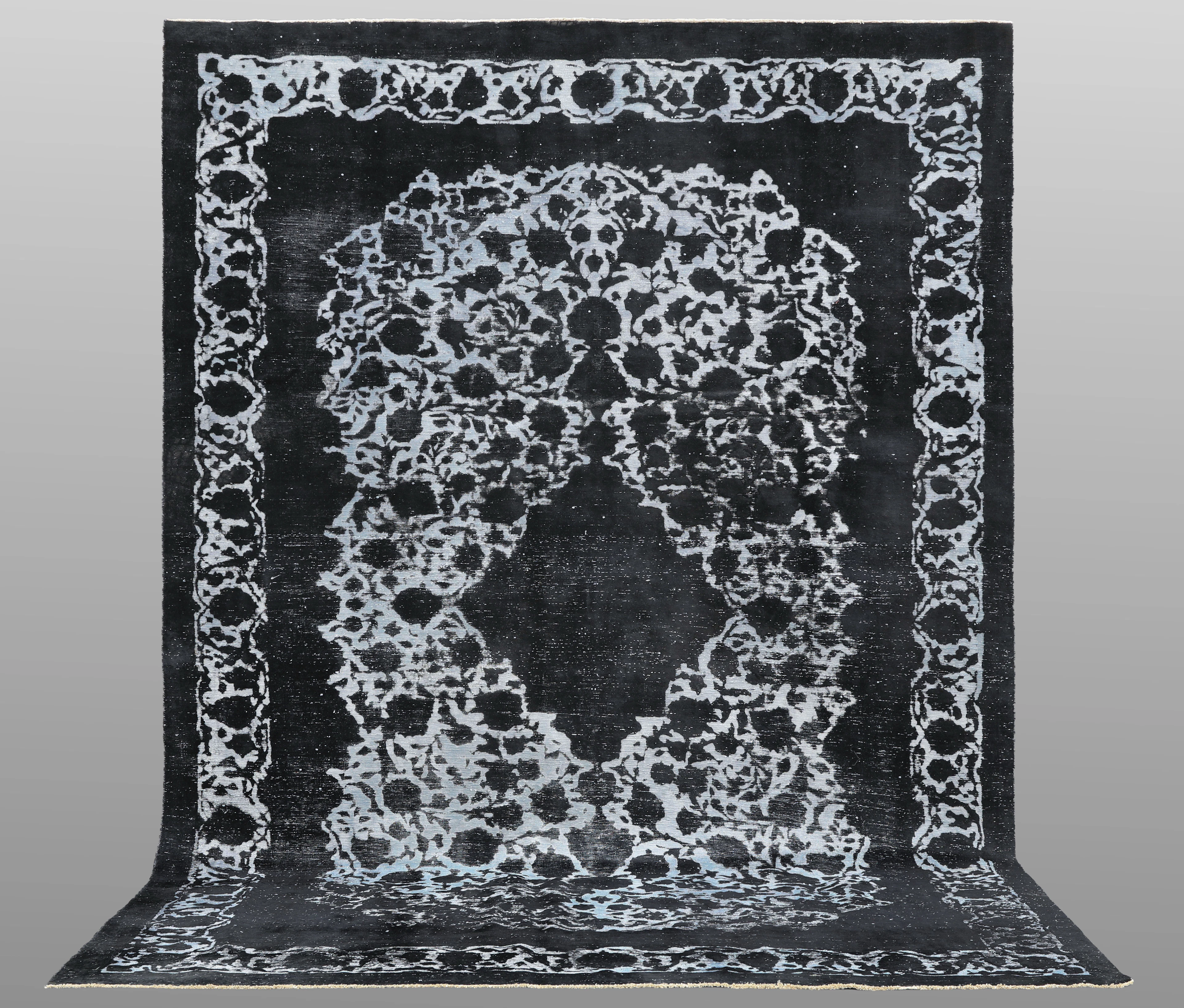 ORIENTMATTA. Vintage, reliefklippt, 373 x 240 cm.