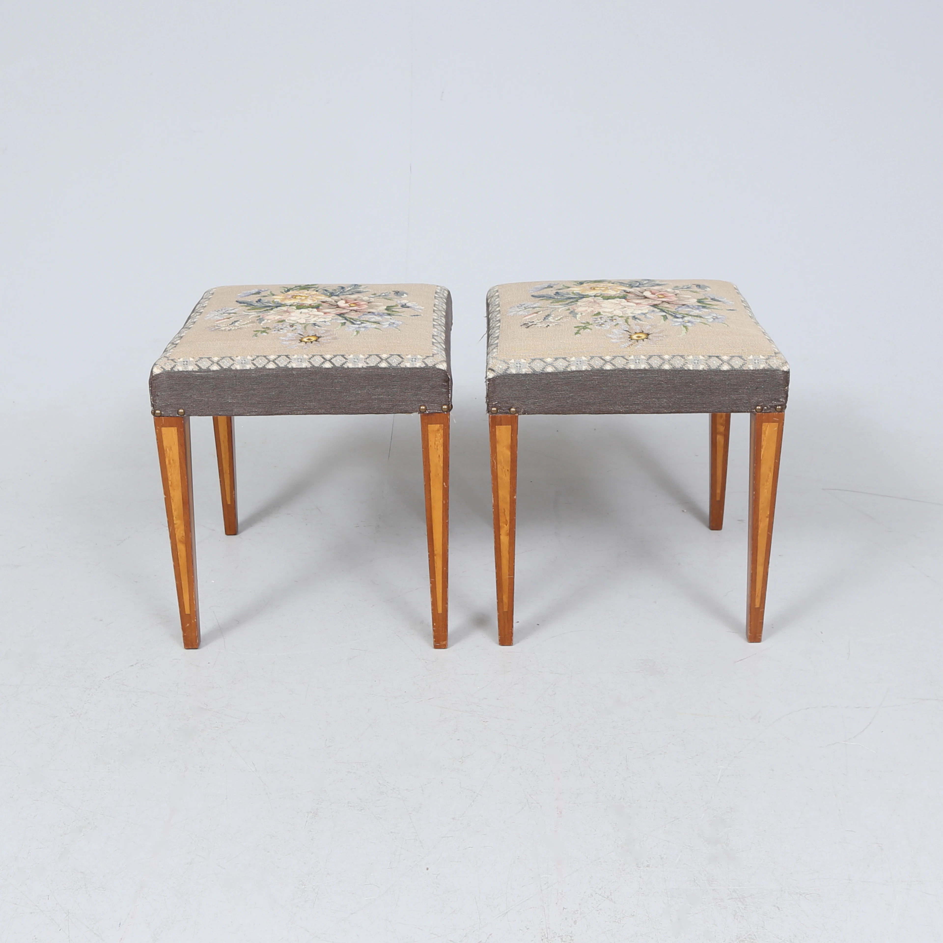 TABURETTER, 1 par, intarsia, 1940-tal.