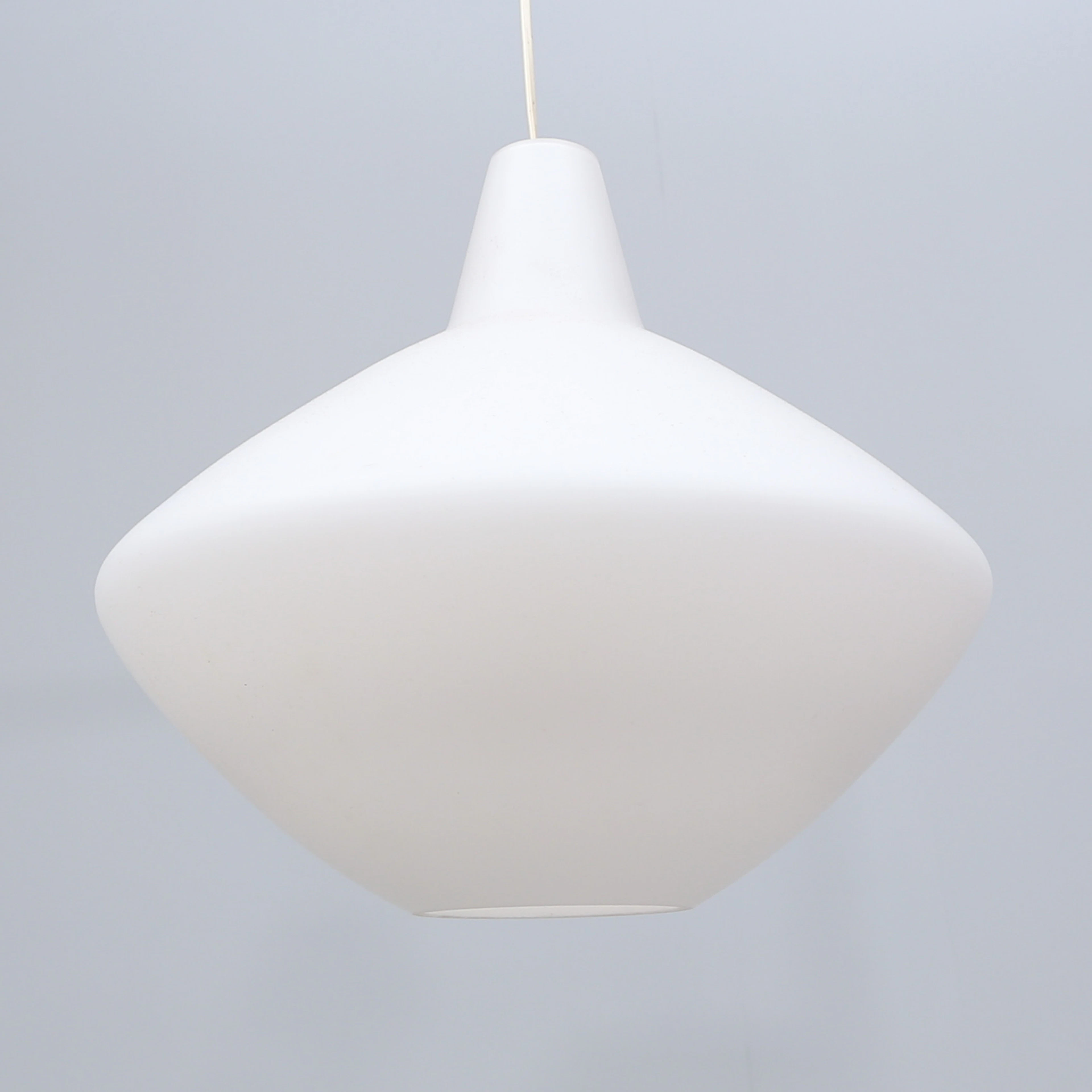 LISA JOHANSSON-PAPE. "Onion lamp", opalinglas, Asea.