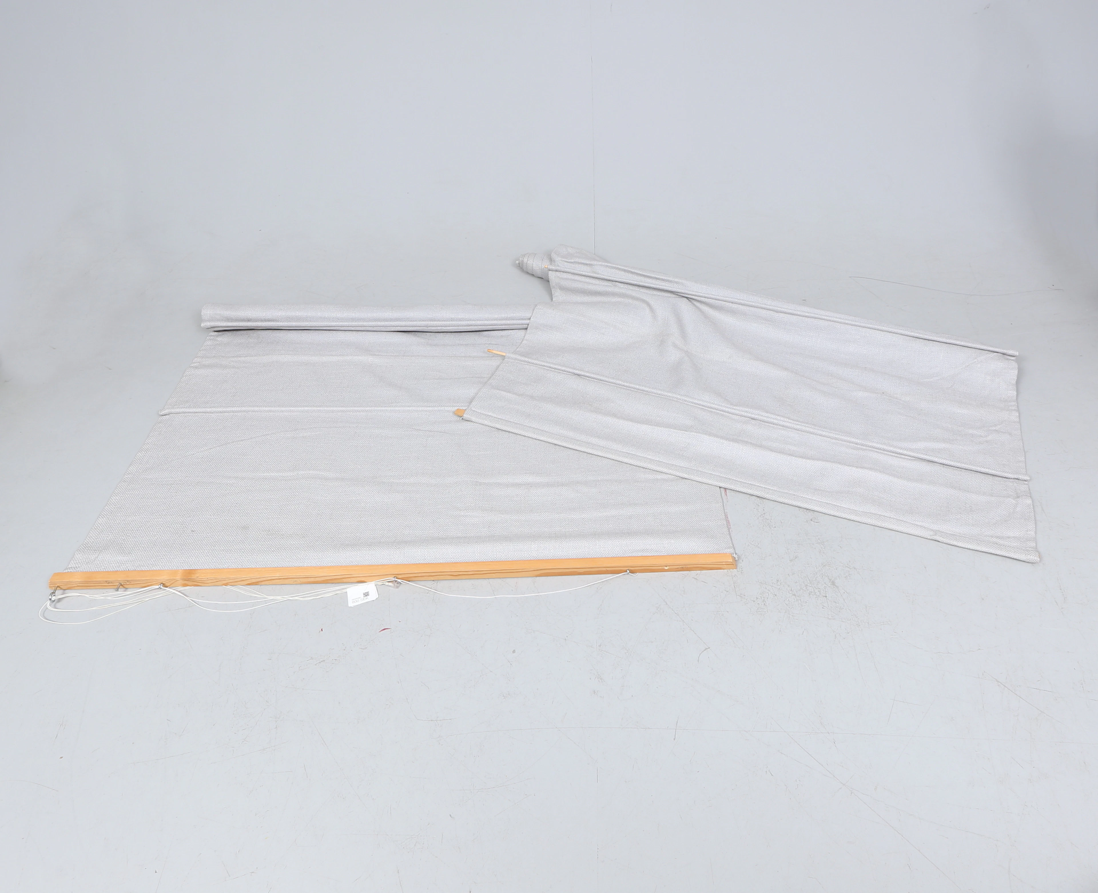 HISSGARDINER, 2 st, textil.