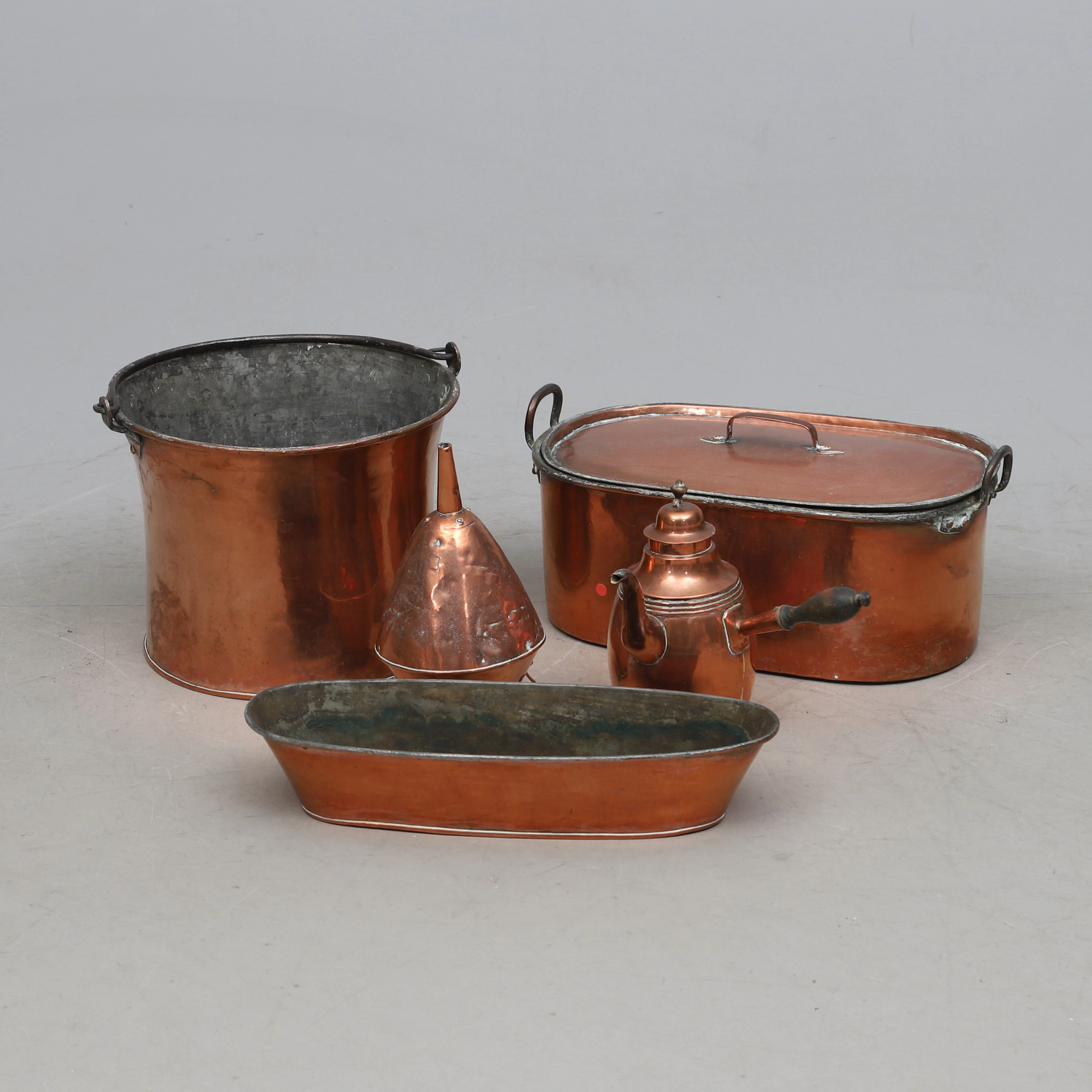 KOPPARFÖREMÅL, 5 st, 1800-tal.