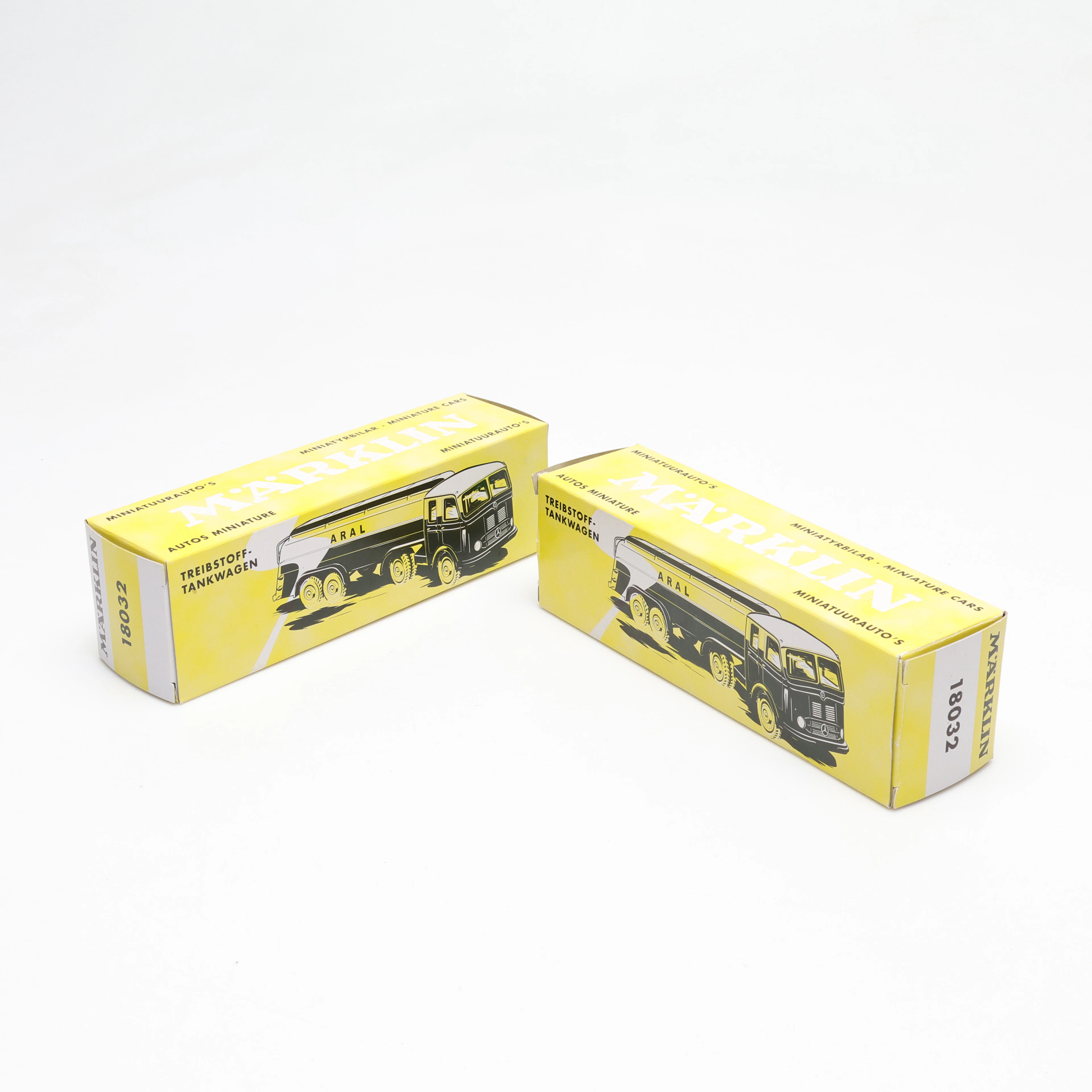 MODELLBILAR, 2 st, Märklin, ARAL i lådor, replikor.