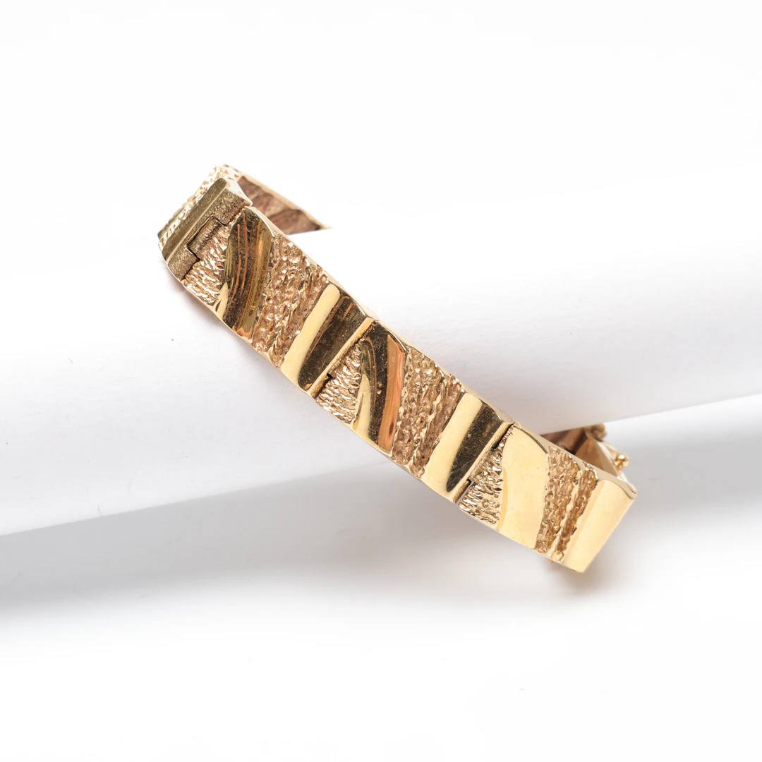 ARMBAND, 18K guld, fantasilänk, Hallberg, Köping, 1980/90-tal. Vikt ca 39gram.