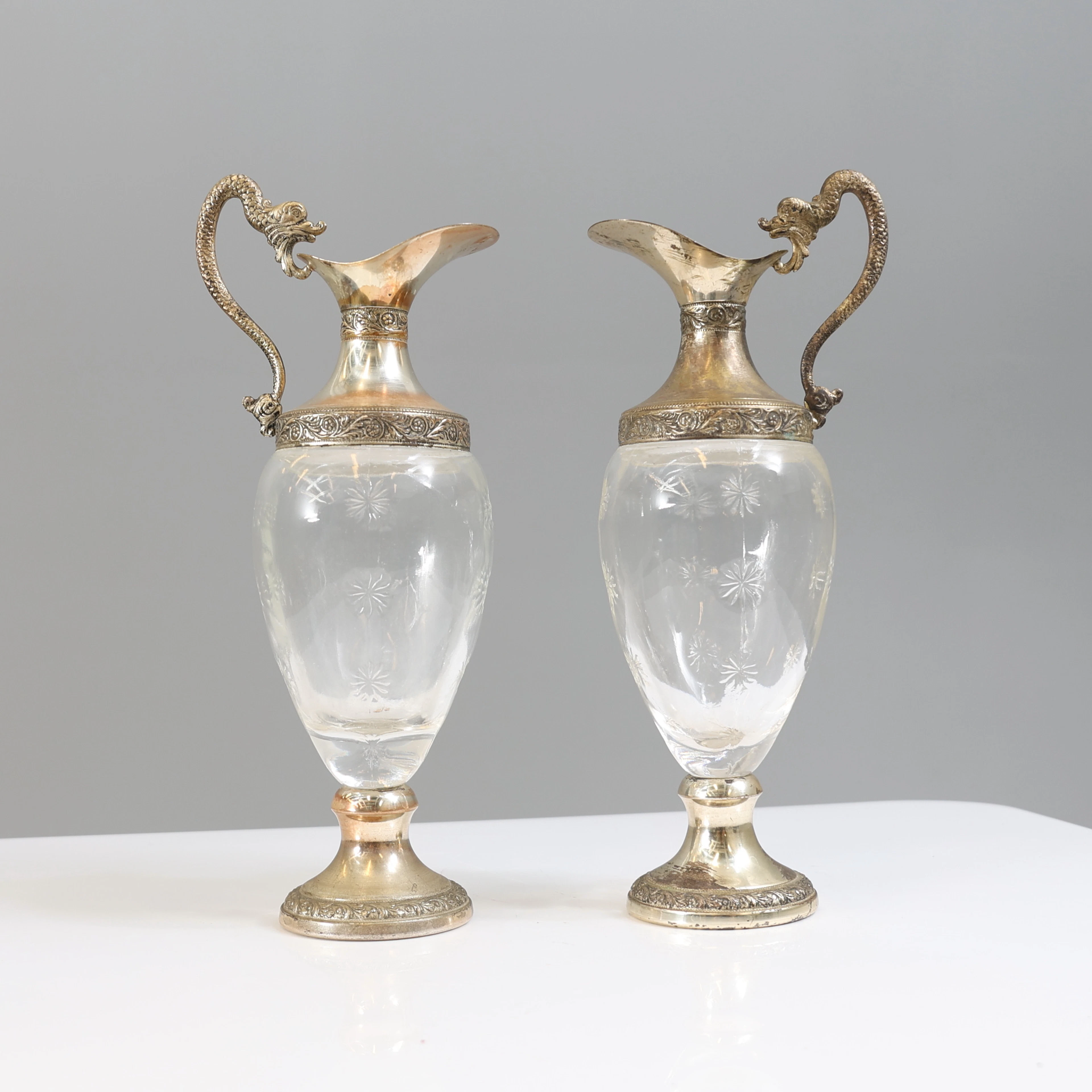 VINKANNOR, ett par, glas och metall, Bologna, Italien, 1900-tal.