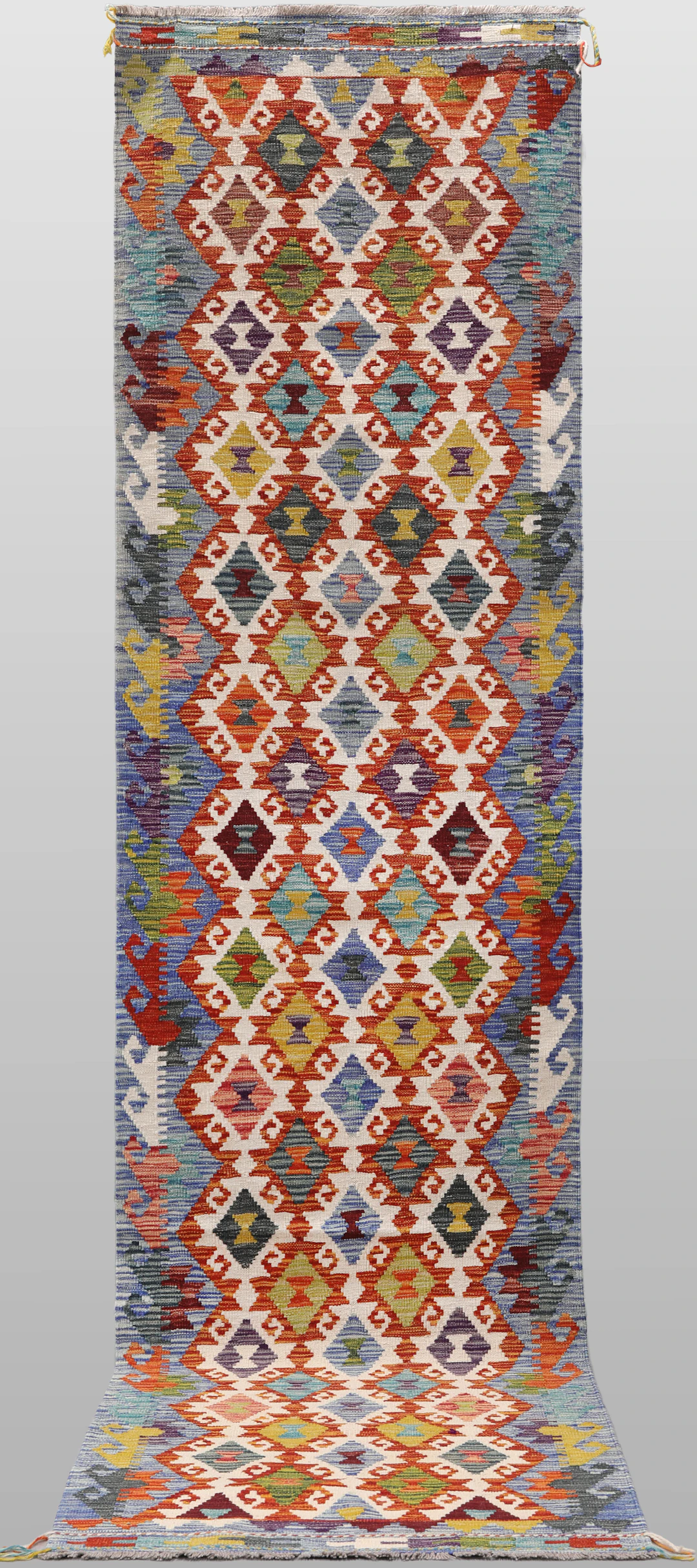 ORIENTMATTA. Kelim klassisk design, gallerimodell, 394 x 82 cm.