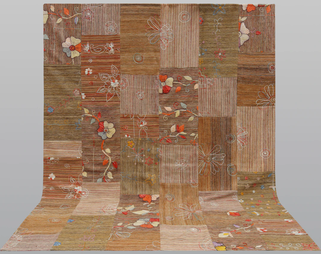 ORIENTMATTA. Kelim Patchwork med handbroderad dekor, 308 x 232 cm.