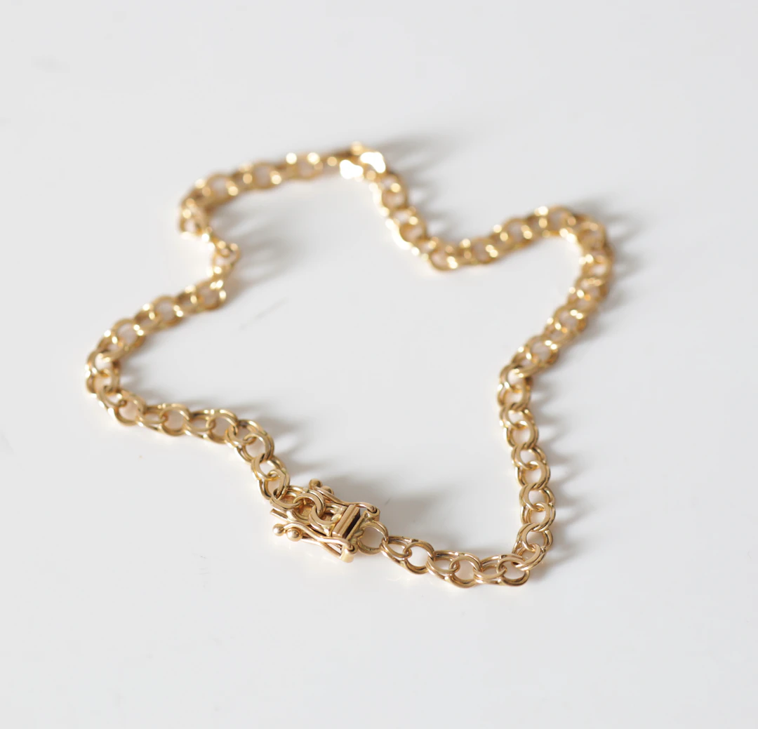ARMBAND, 18K guld, bismarck-länk. Totalvikt ca 4,9 gram.