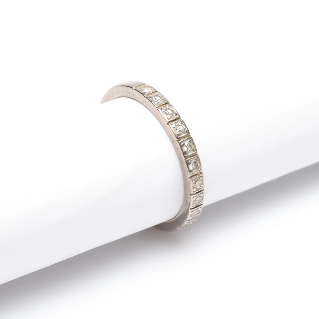 RING, 18K vitguld med små diamanter, hallberg, vikt ca 3gram.