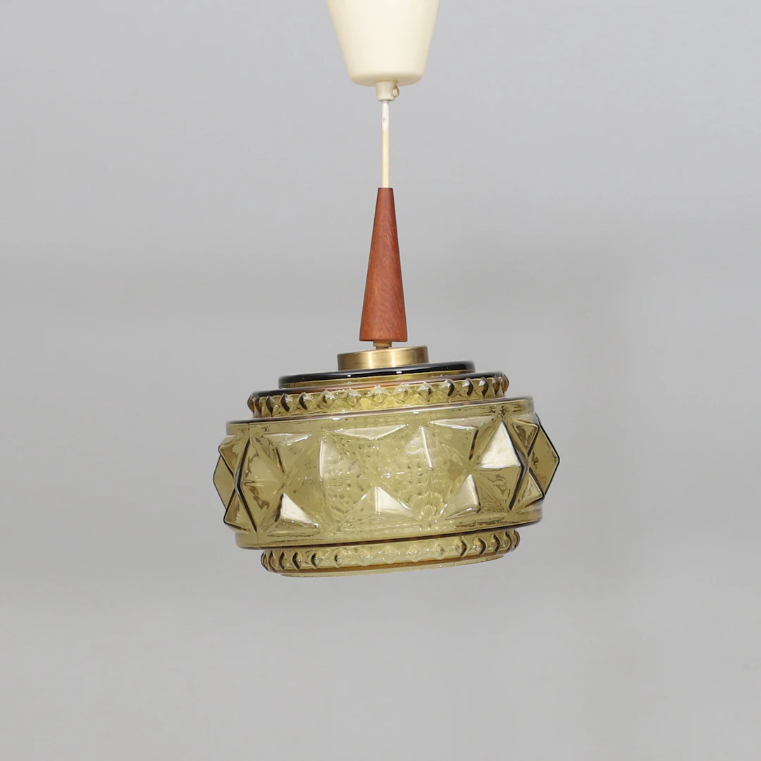 TAKLAMPA, glas och teak, 1900-talets andra hälft.