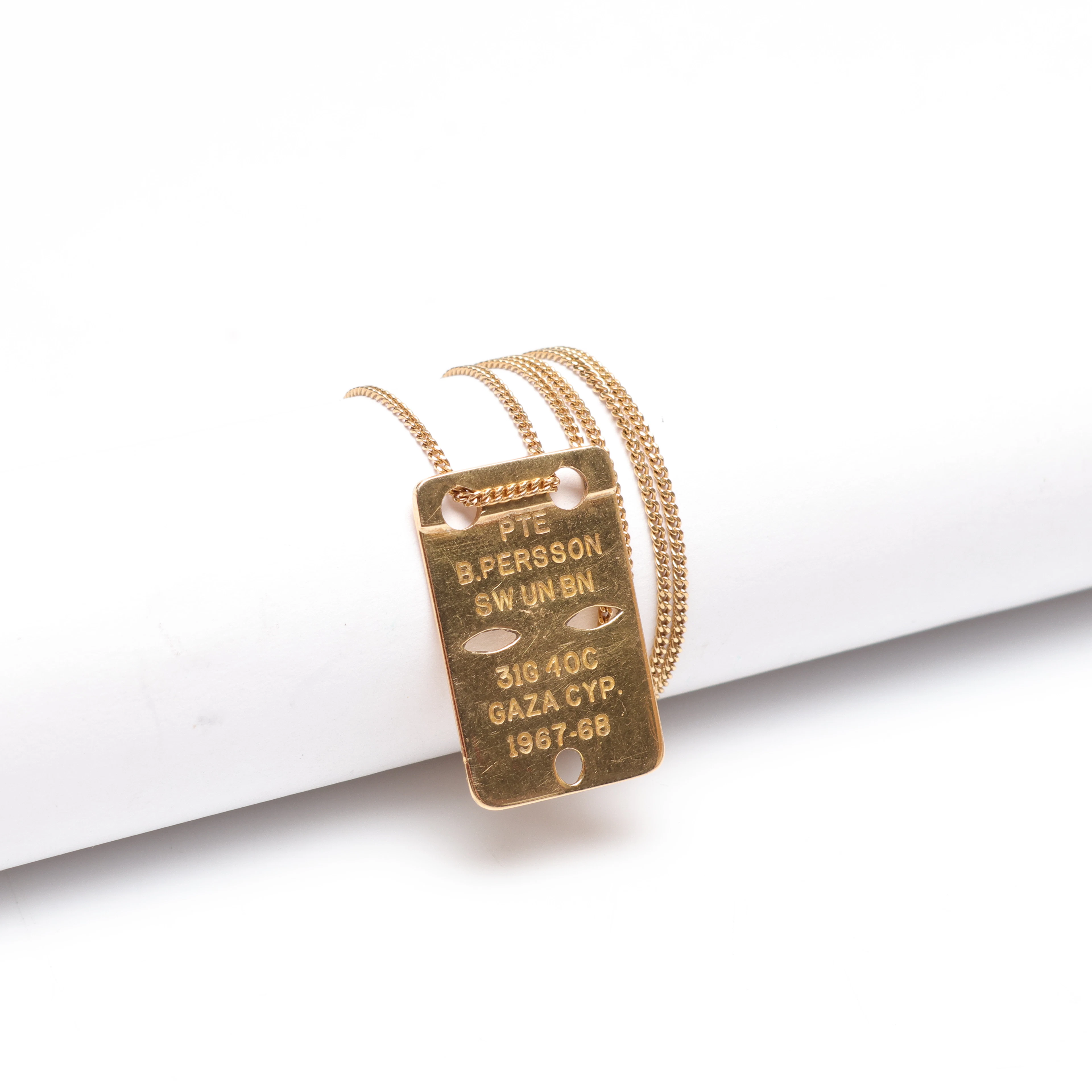HALSBAND med HÄNGE, 18K, Guld, vikt cirka 7 gram.
