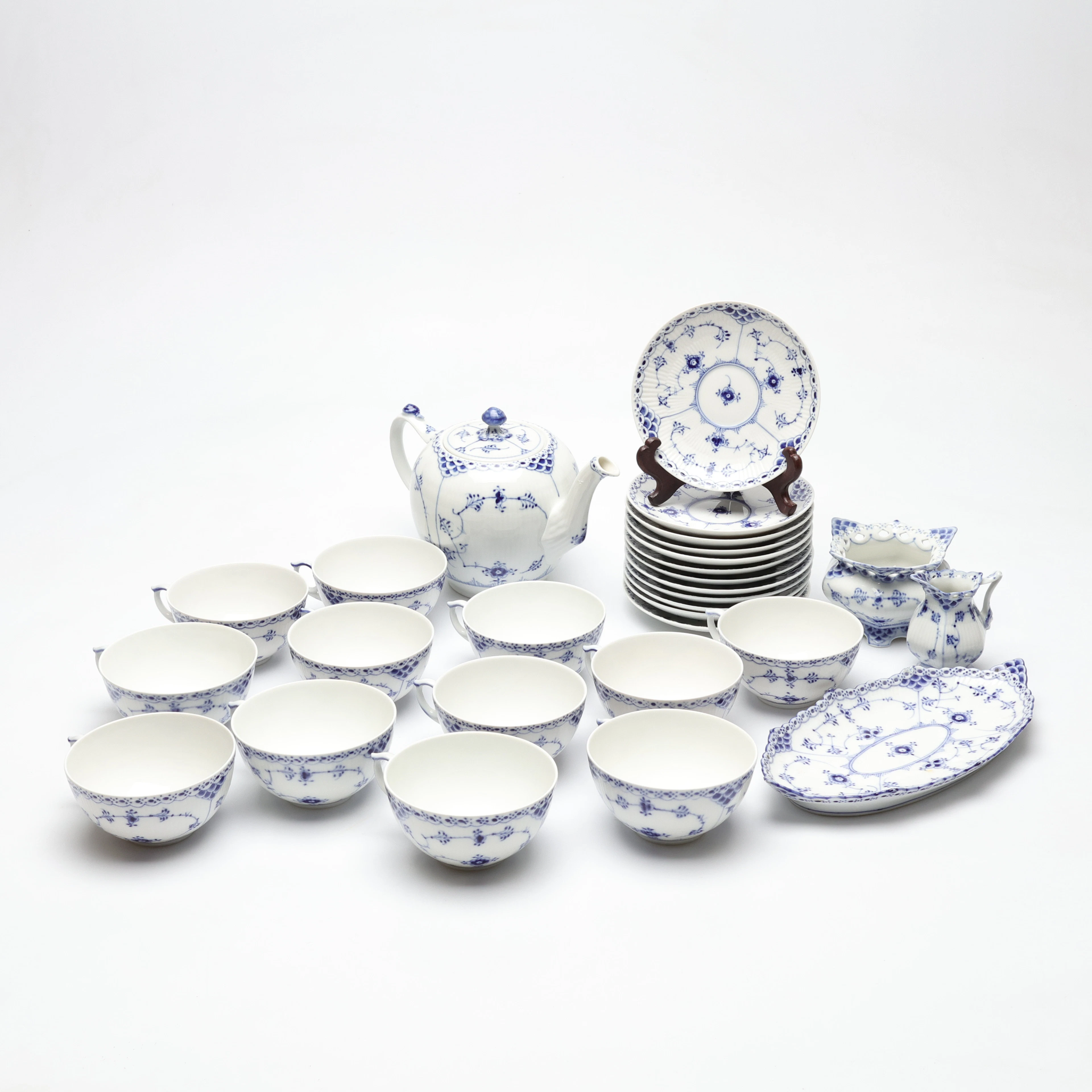 MUSSELMALET, teservis, 16 delar, Royal Copenhagen.