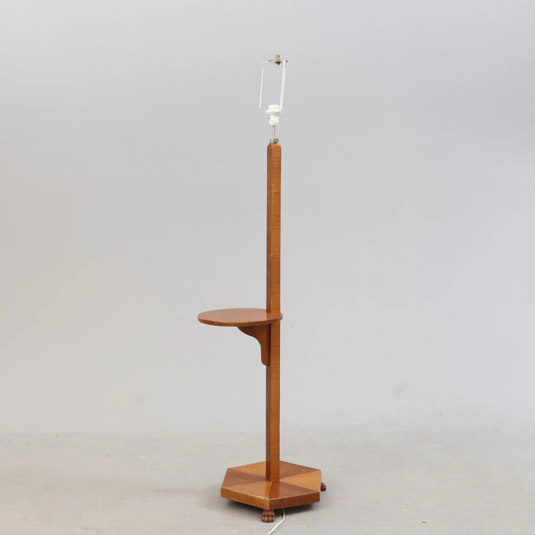 GOLVLAMPA, med bord, funkis, 1900-talets första hälft.