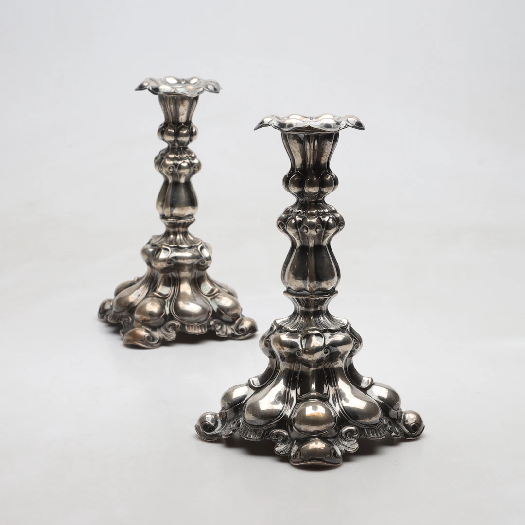 LJUSSTAKAR, 1 par, barockstil, silver, C.G. Hallberg, Stockholm, 1938.