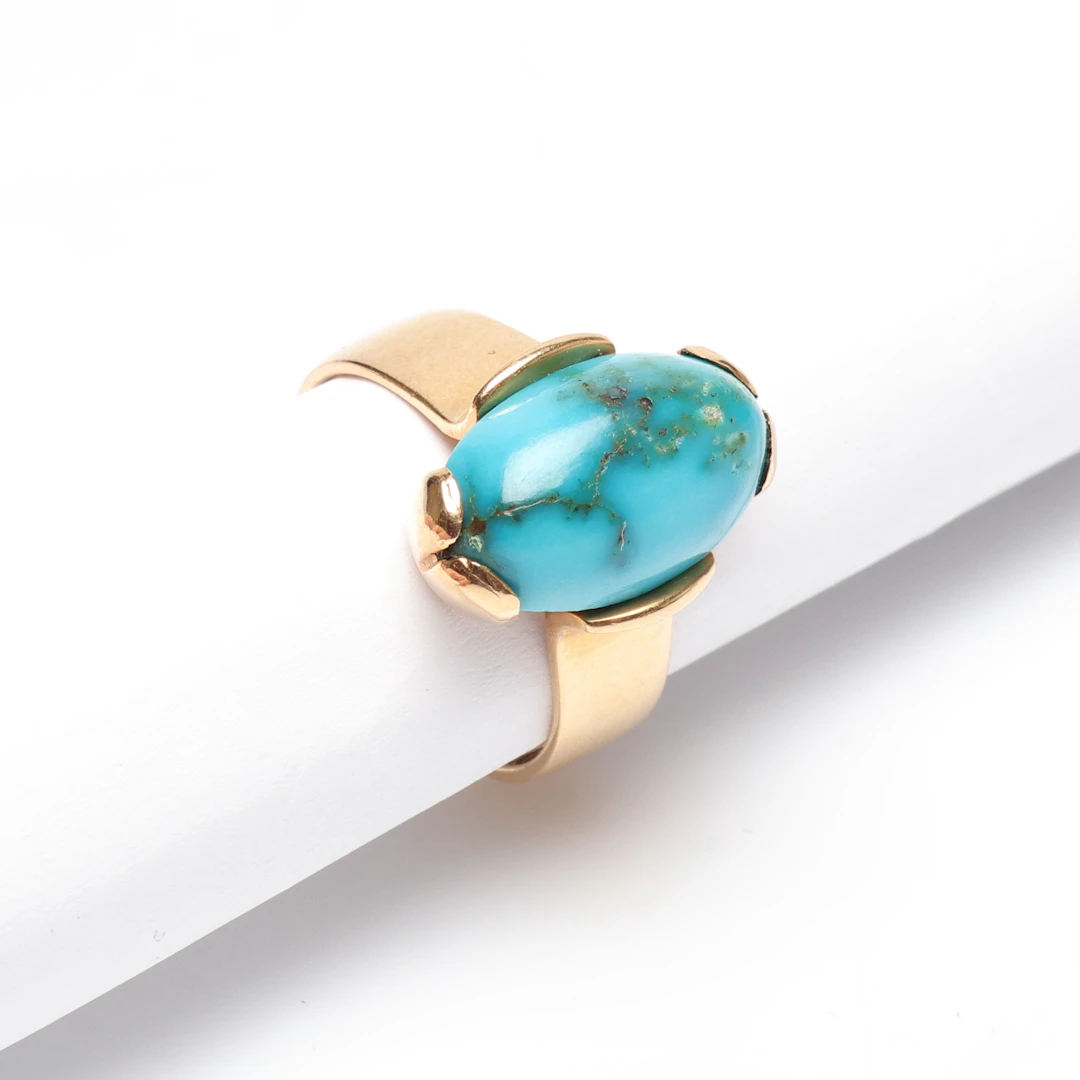 RING, 18k guld, sannolikt med turkos. Vikt ca 7.4gram.