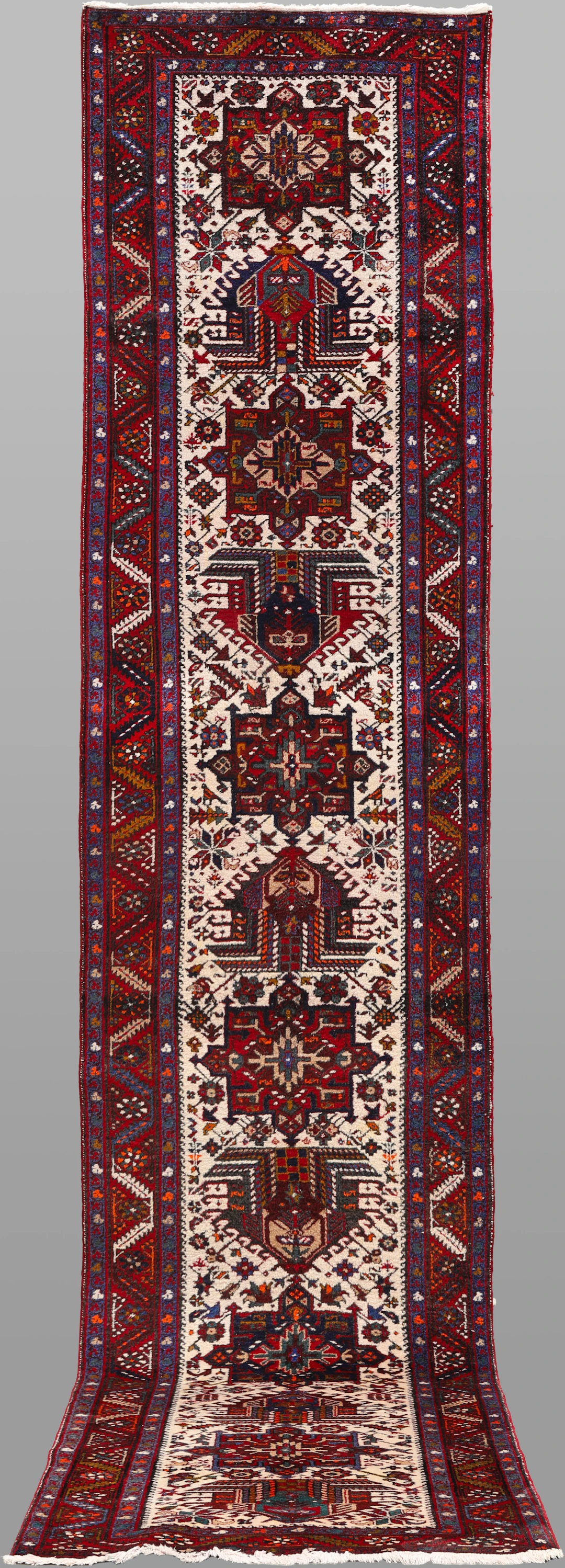 ORIENTMATTA. Äldre Garadje gallerimodell, 443 x 91 cm.