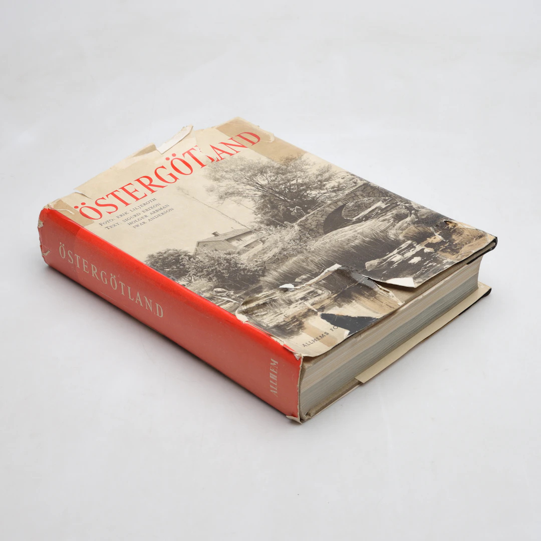 BOK, "Östergötland, ett bildverk", Allhems förlag, Malmö, 1958.