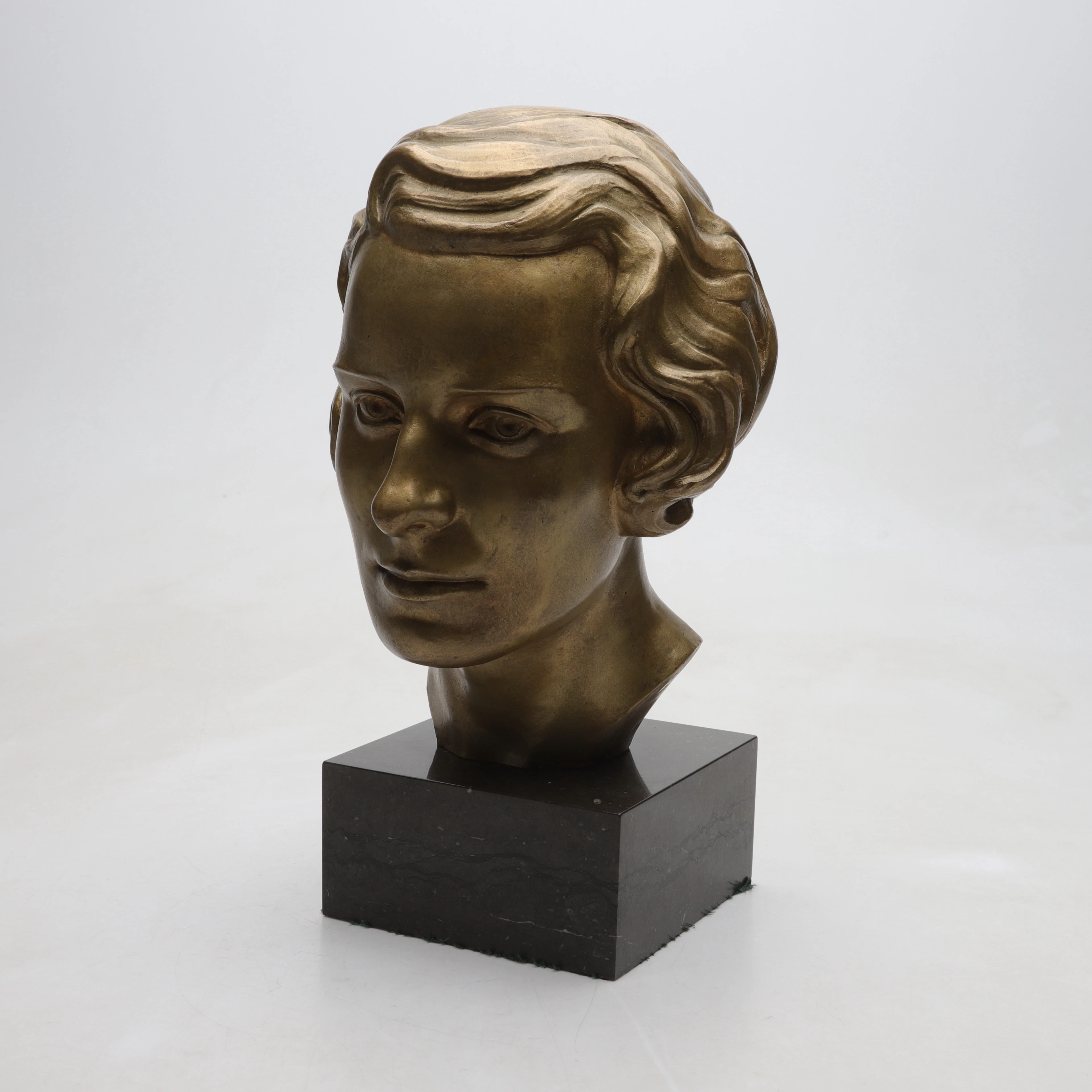 LENNART KIHLBERG. skulptur, brons, Herman Bergman Konstgjuteri, daterad 1933.