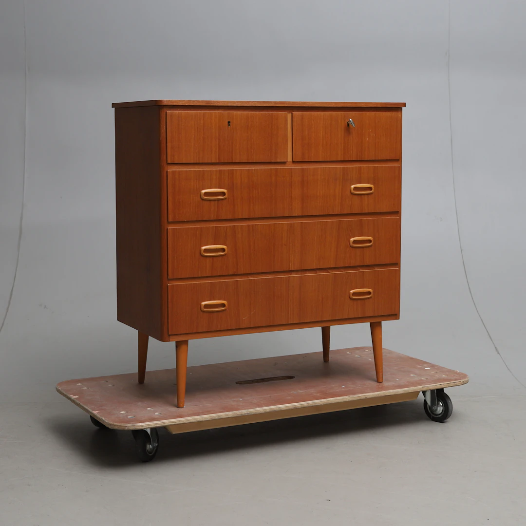 BYRÅ, teak, 1950-tal.