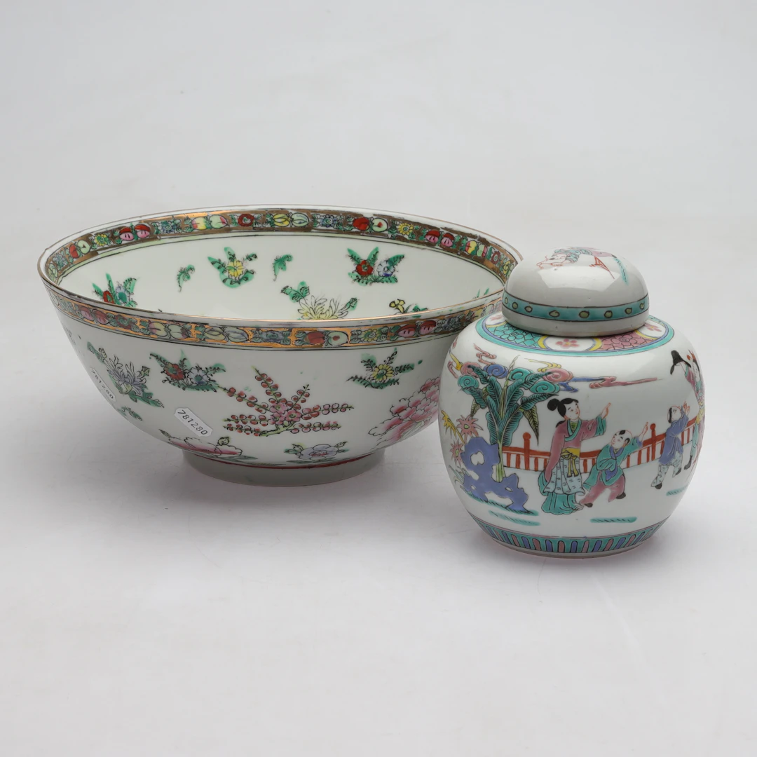 BÅLSKÅL och BOJAN, porslin, famille rose, Kina, 1900-tal.