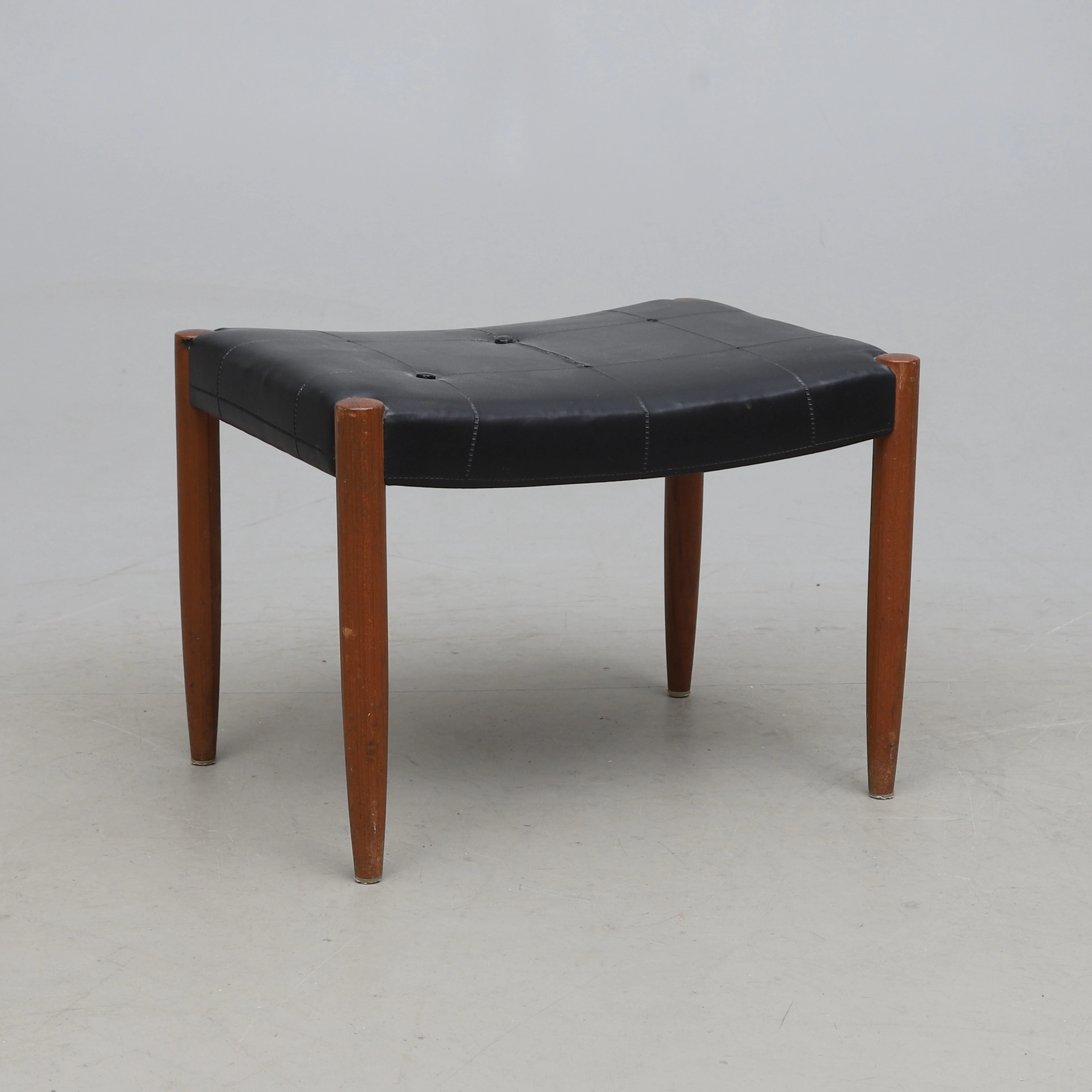 PALL, trä/konstskinn, 1950-/60-tal.
