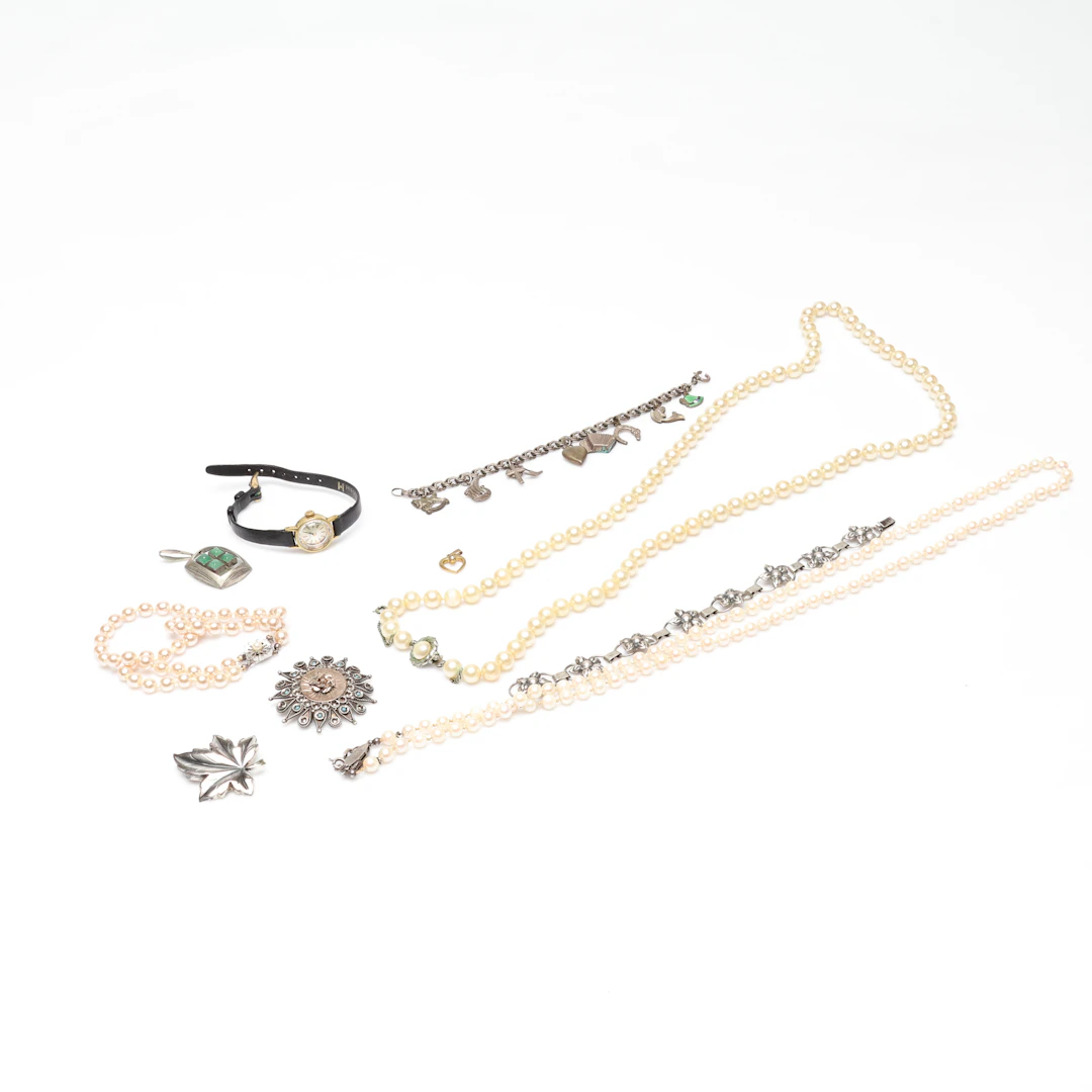 SMYCKEN och ARMBANDSUR, b.la. silver.