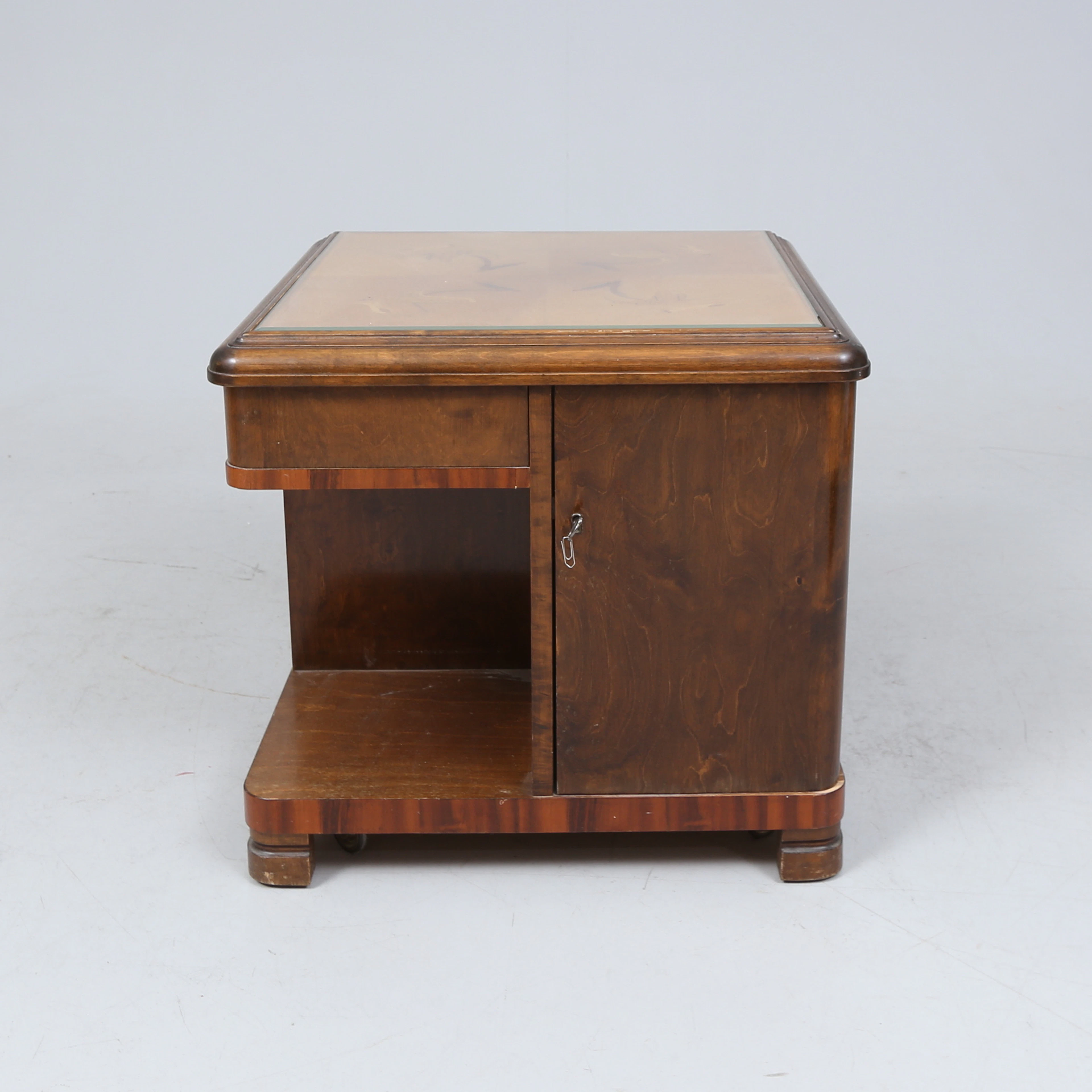 RÖKBORD, med glasskiva, 1930/40 tal.