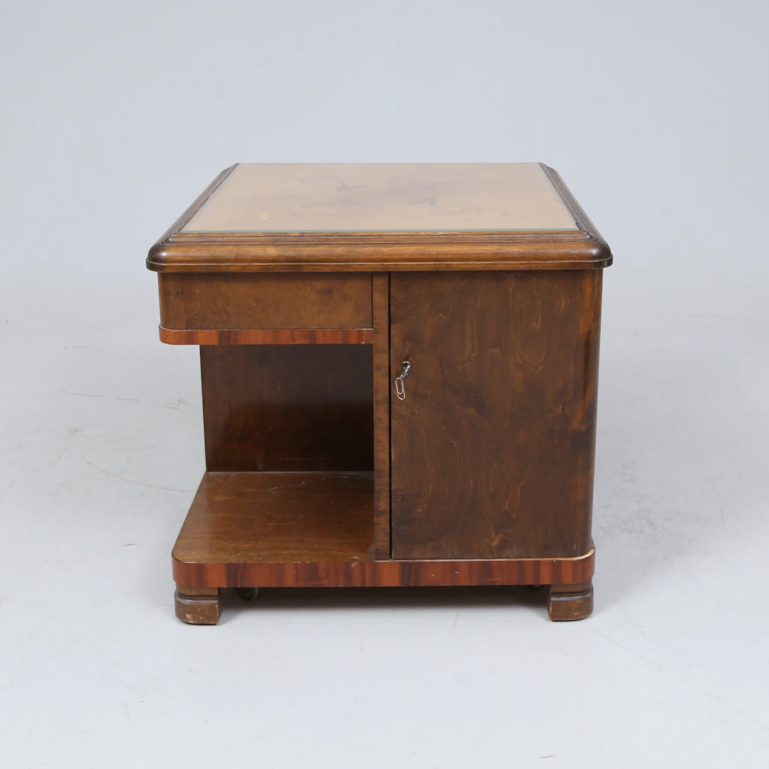 RÖKBORD, med glasskiva, 1930/40 tal.
