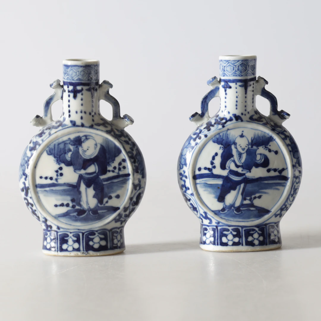 PILGRIMSKRUS, 1 par, porslin, Kina.