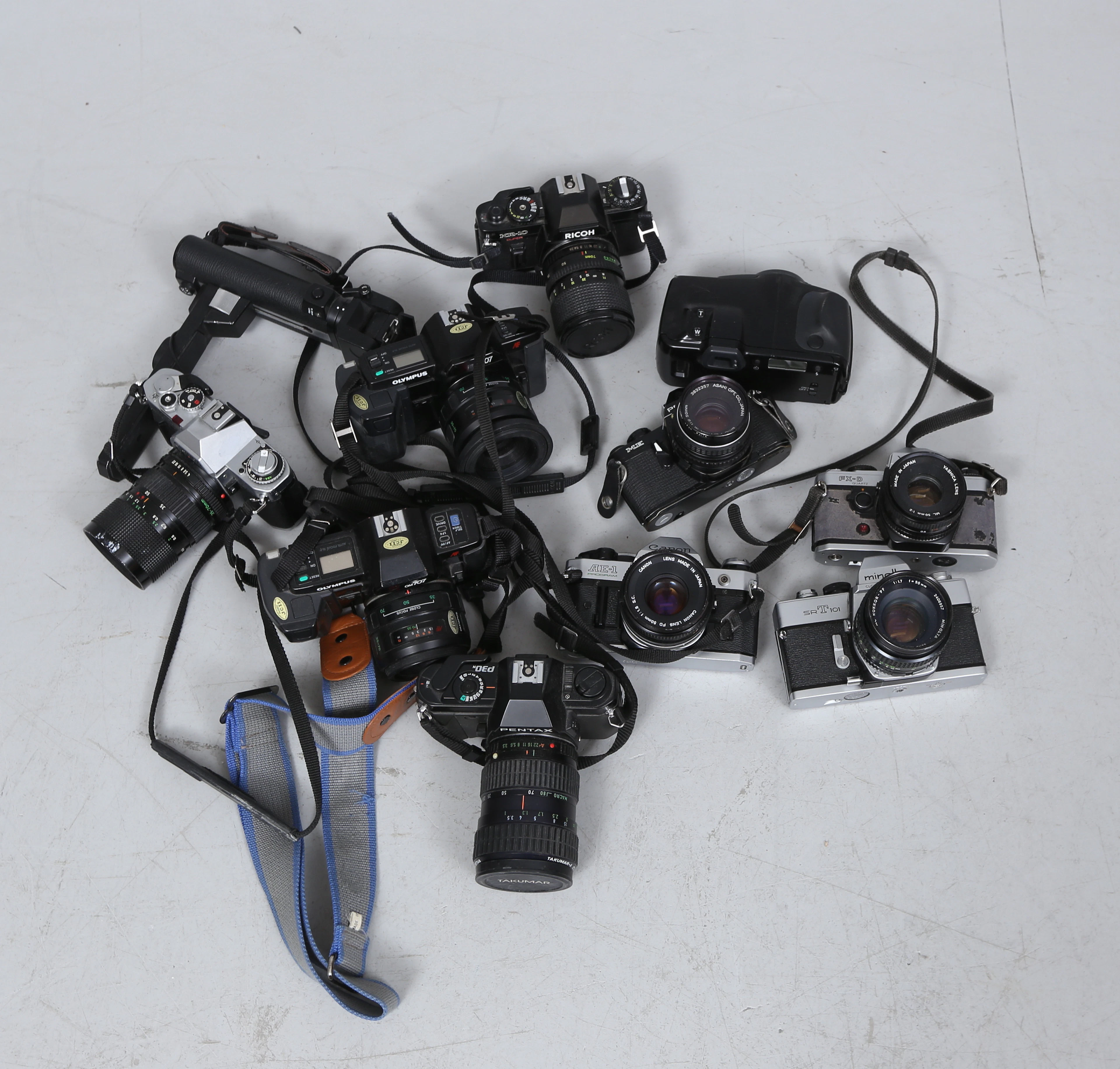 KAMEROR, bl.a. Ricoh, Canon, Pentax.