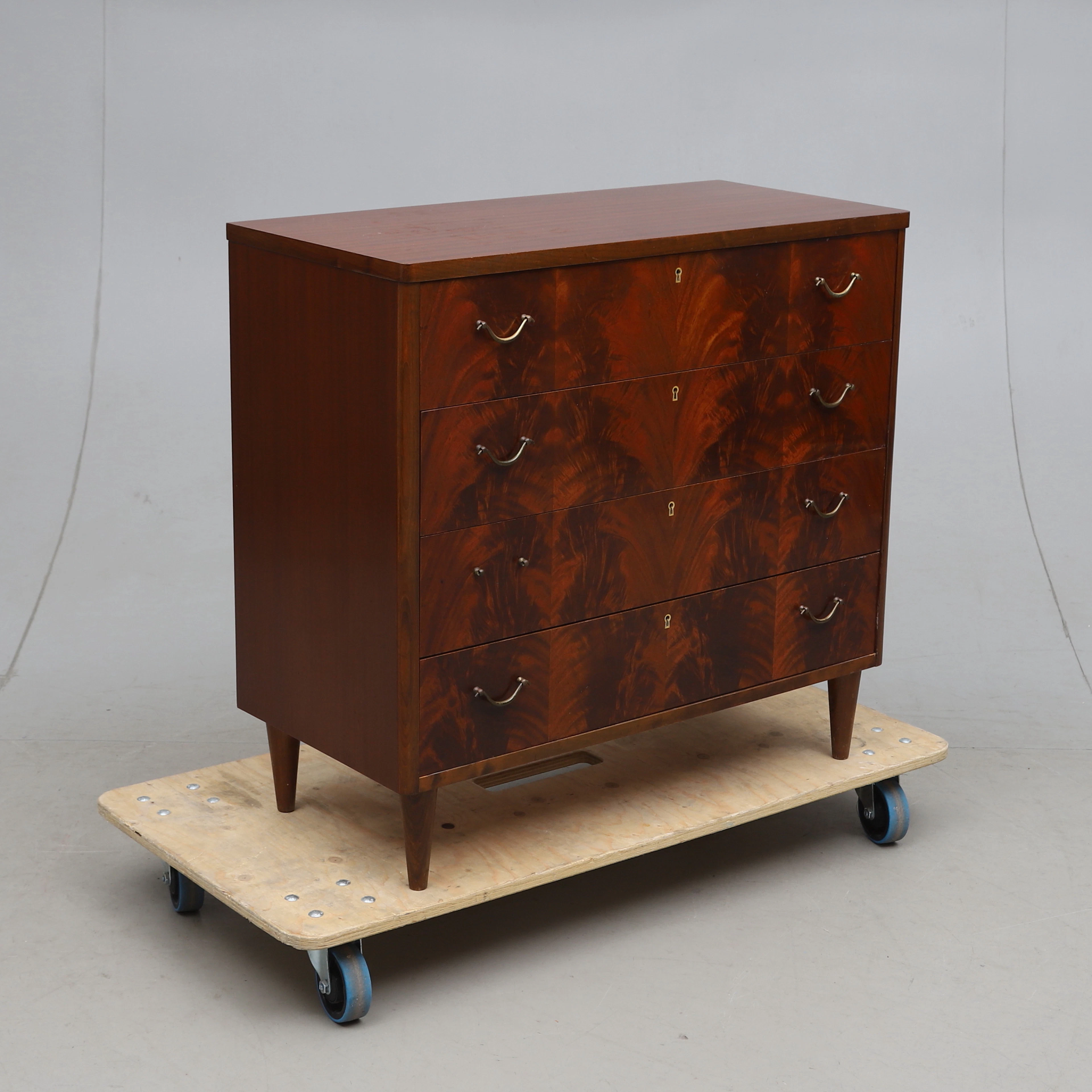 BYRÅ, mahogny, Swedish modern, 1940-/50-tal.