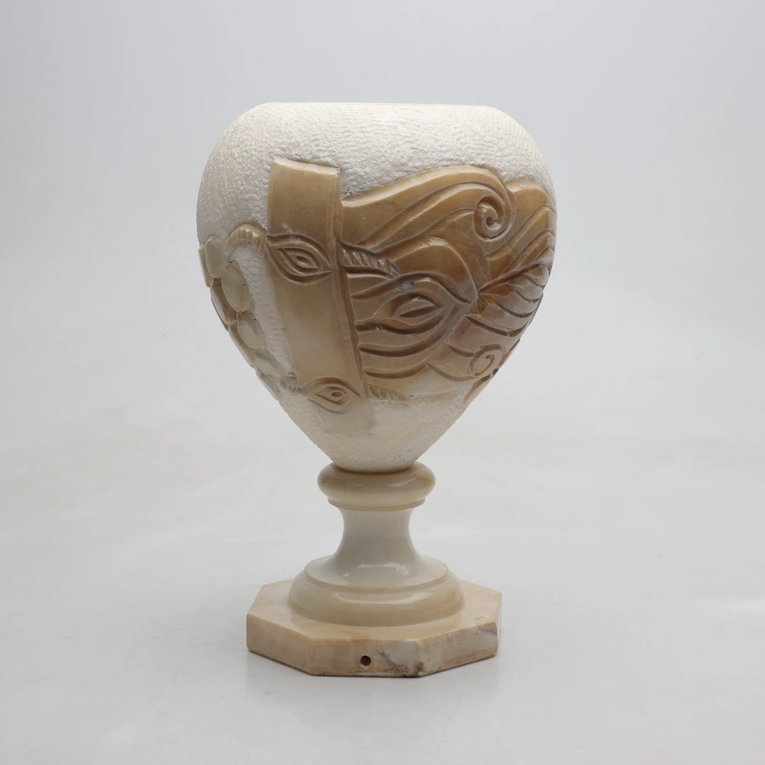 VAS/ BORDSLAMPA, alabaster, 1900-talets andra hälfft.