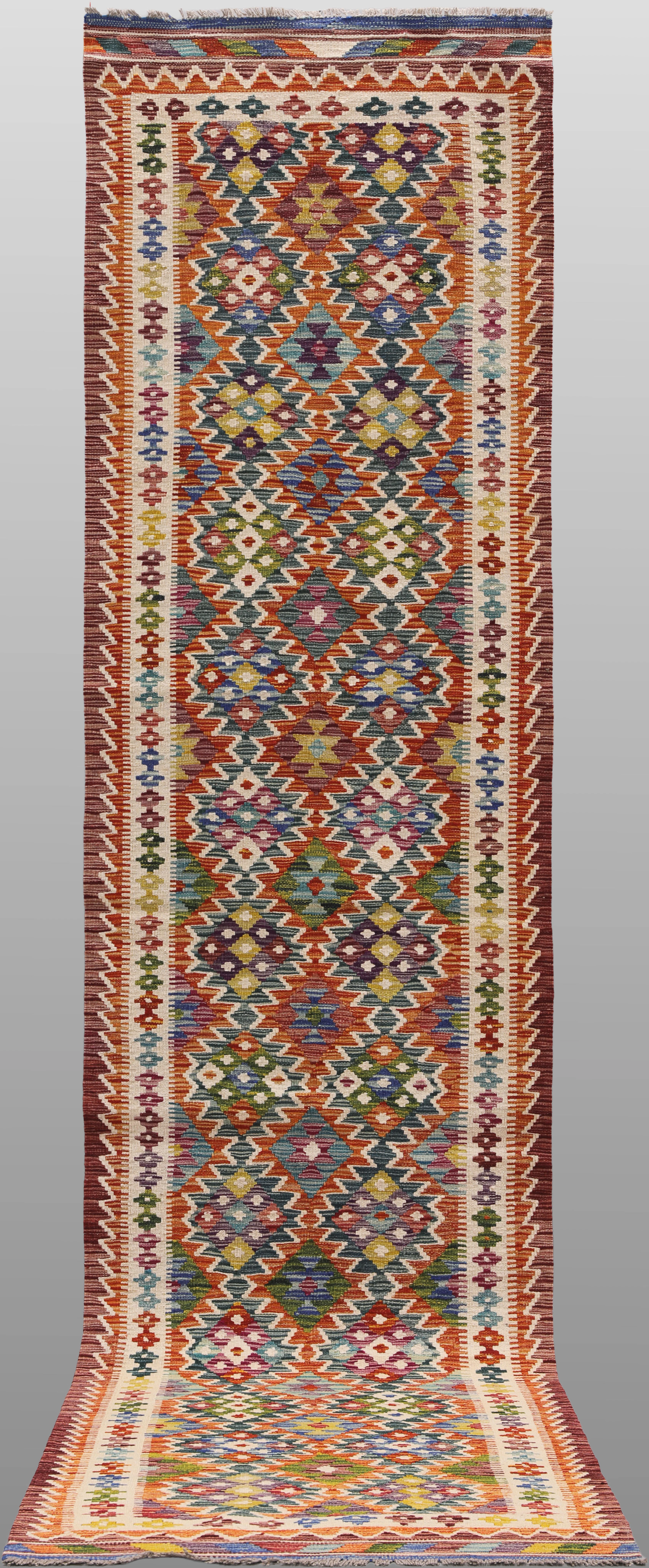 ORIENTMATTA. Kelim klassisk design, gallerimodell, 390 x 85 cm.