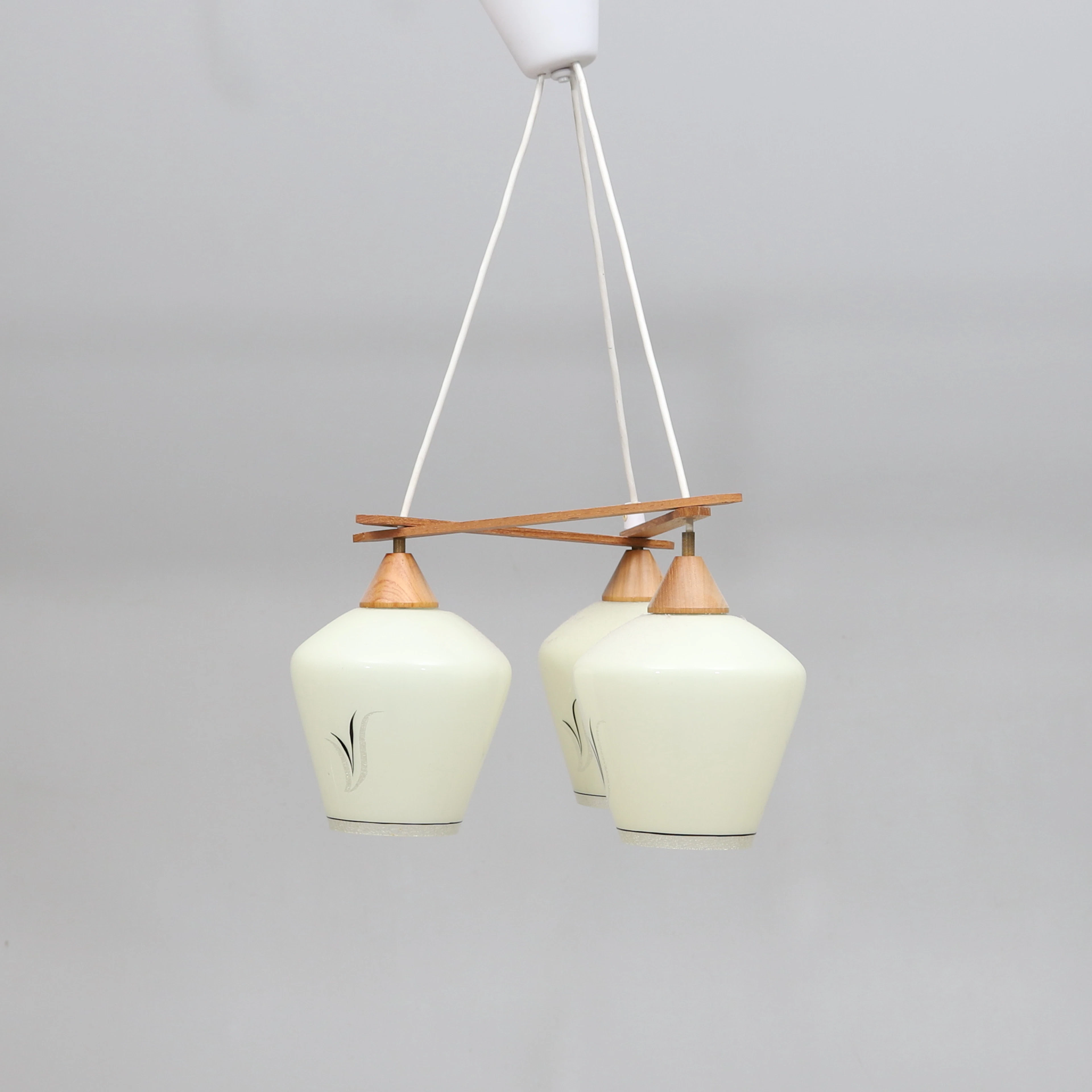 TAKLAMPA, teak och glas, tre ljuspunkter, 1900-talets mitt.