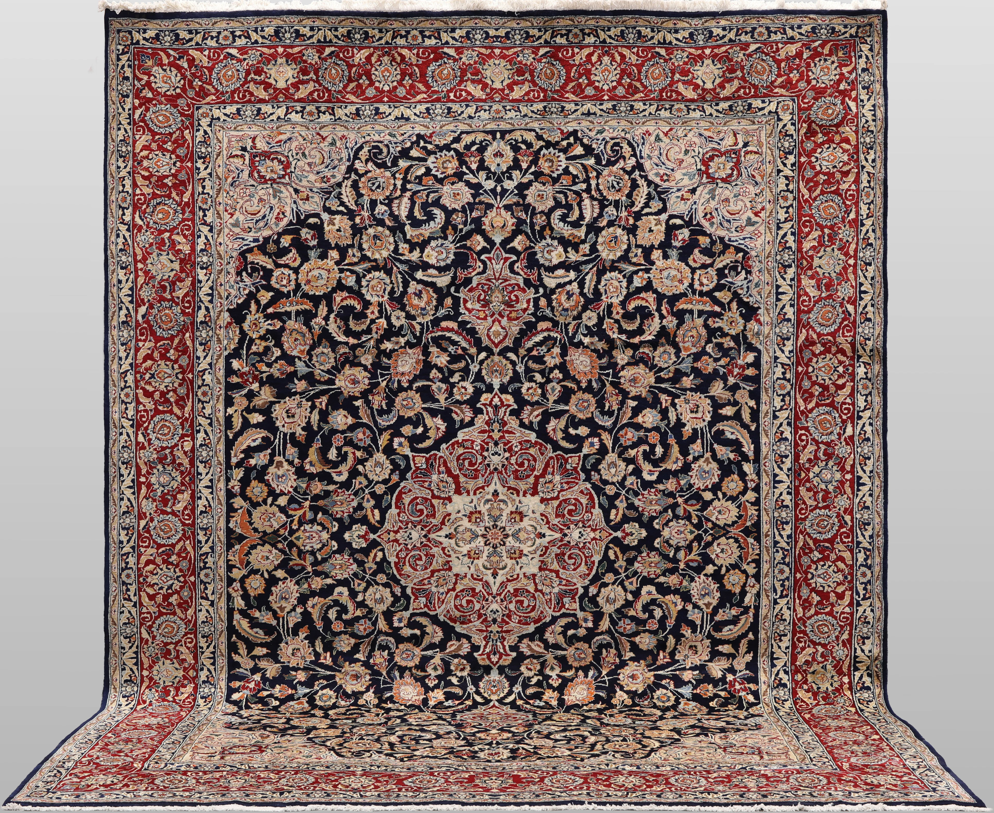 ORIENTMATTA. Saruk, 384 x 297 cm.