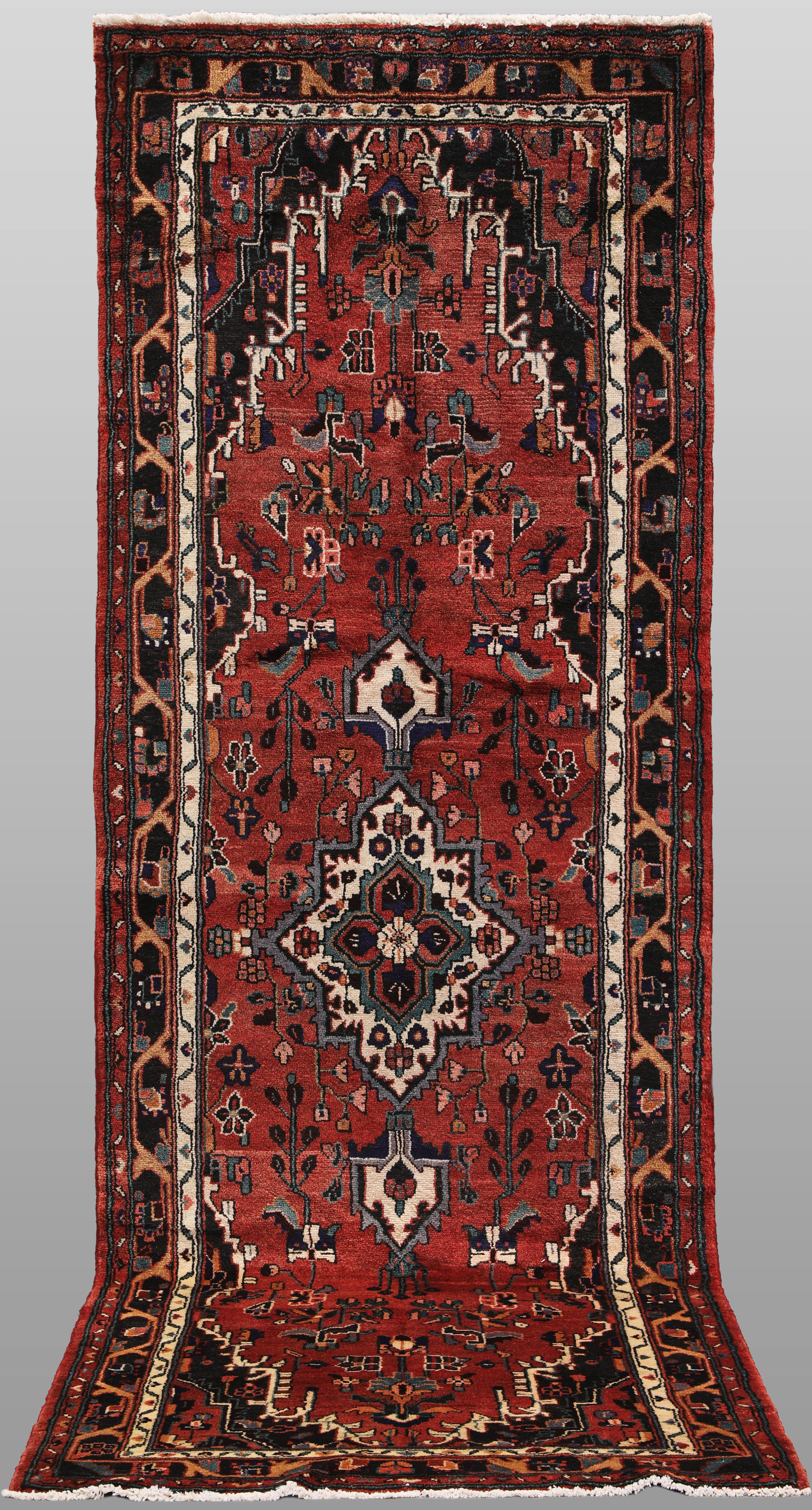 ORIENTMATTA. Hamadan gallerimodell, 314 x 107 cm.