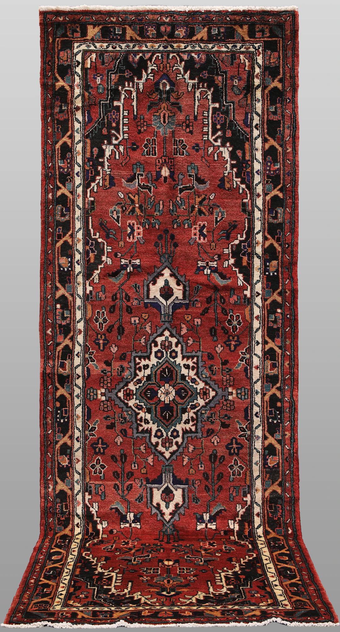 ORIENTMATTA. Hamadan gallerimodell, 314 x 107 cm.