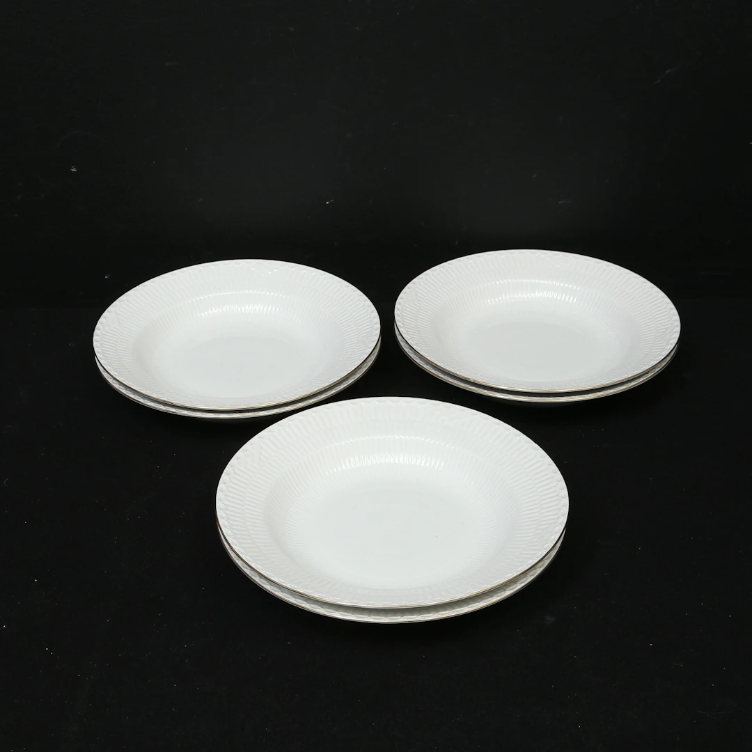 ROYAL COPENHAGEN, Mattallrikar, 6 st, "White Fluted Half Lace".