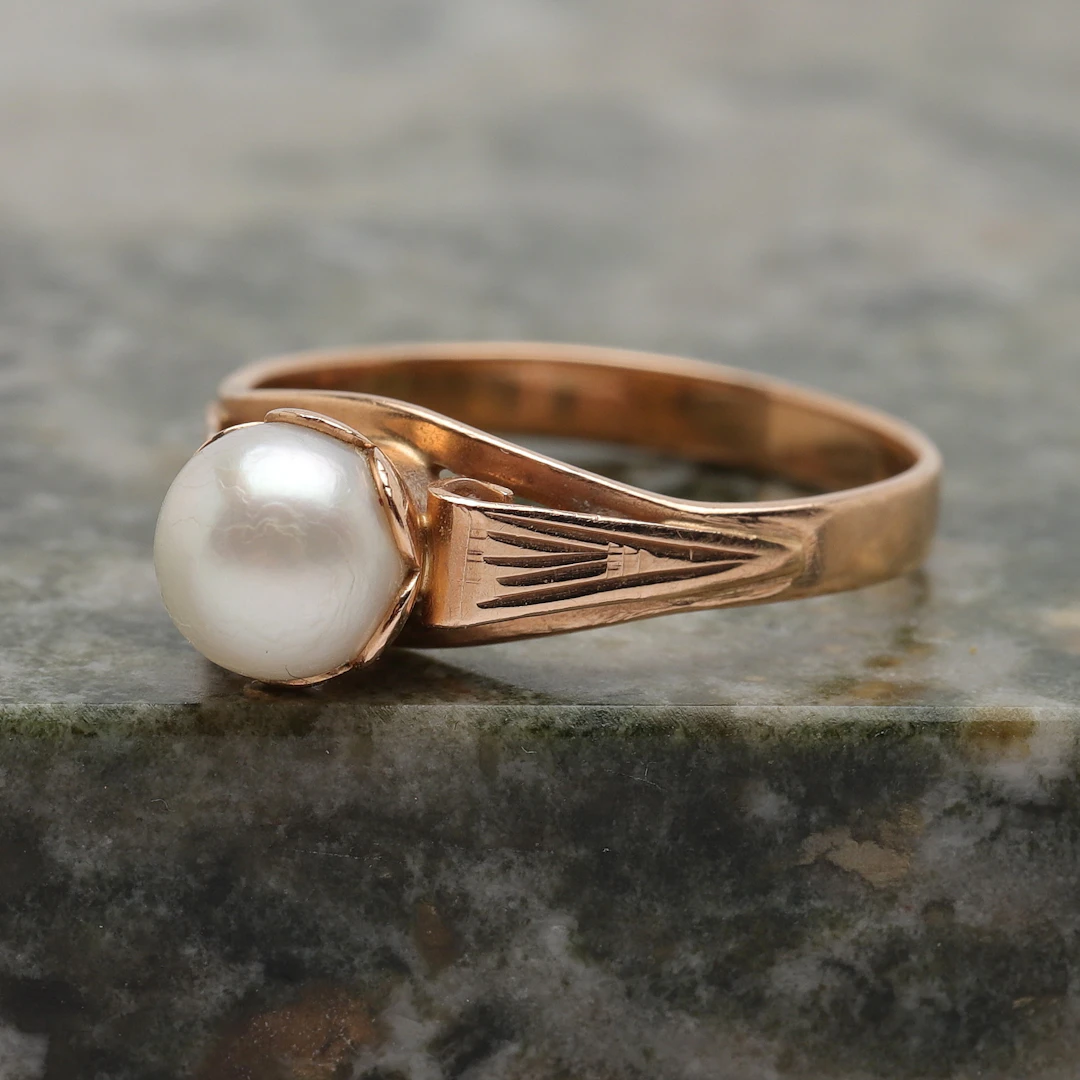 RING, 14k guld, med pärla, Ussr, totalvikt ca 3,34g.