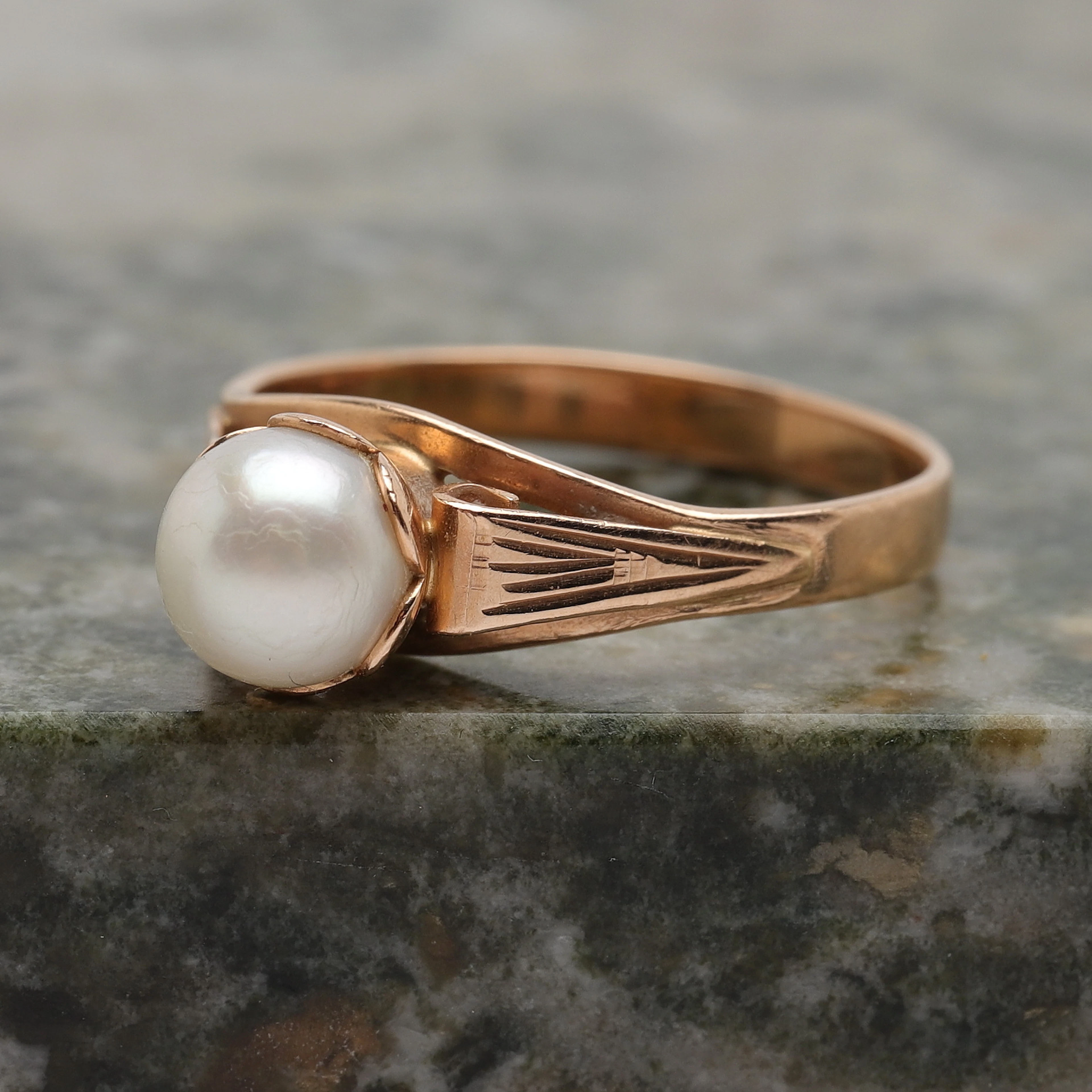 RING, 14k guld, med pärla, Ussr, totalvikt ca 3,34g.