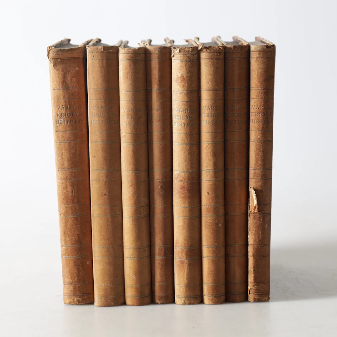 BÖCKER, 8 band, "Världskrigets Historia", Världslitteraturens Förlag, 1929.