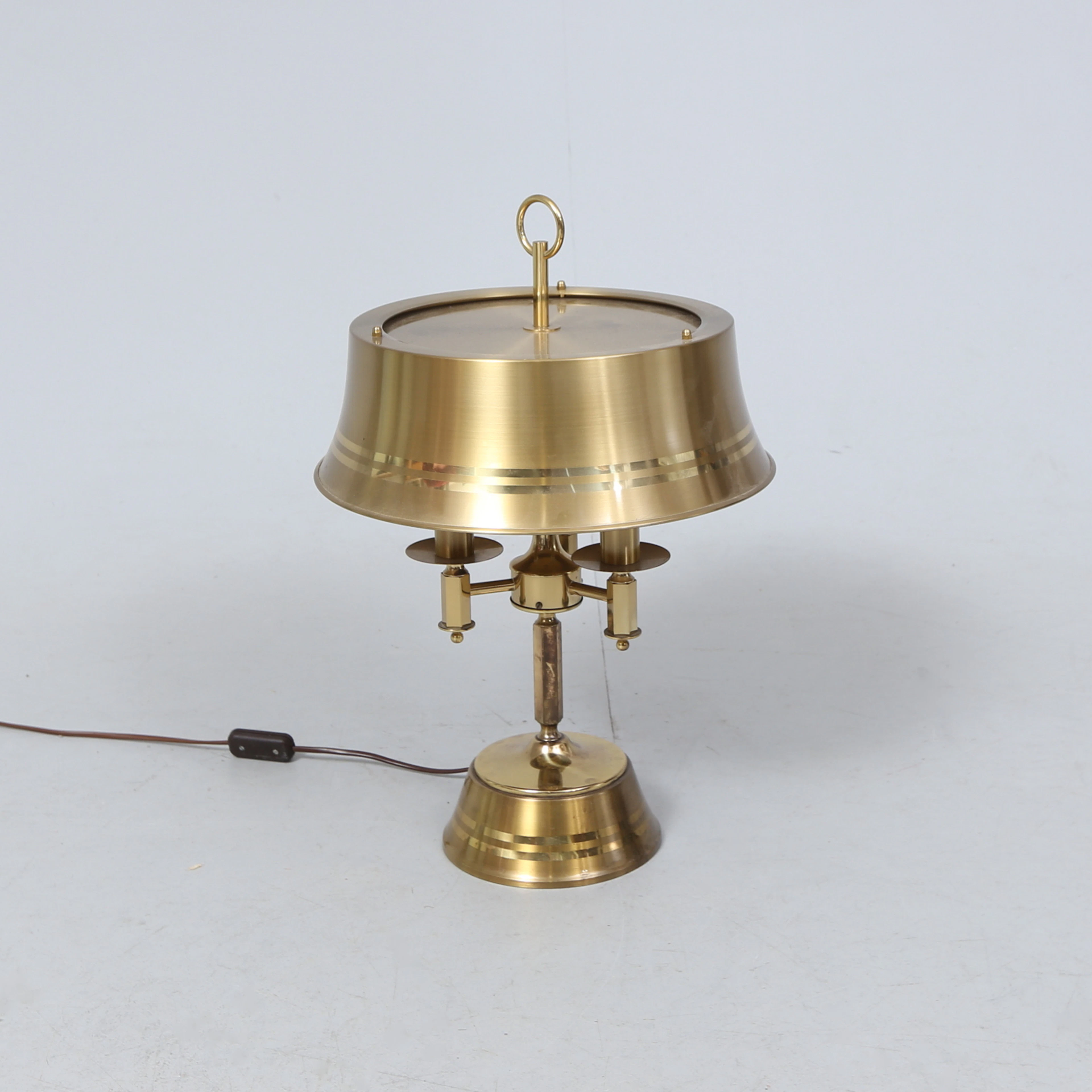 BORDSLAMPA, mässing, Nya Öia, 1900-talets andra hälft.