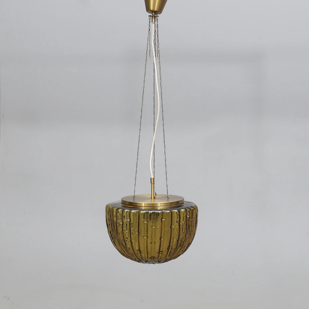 TAKLAMPA, glas och mässing, möjligen Carl Fagerlund, Orrefors, 1960/70-tal.