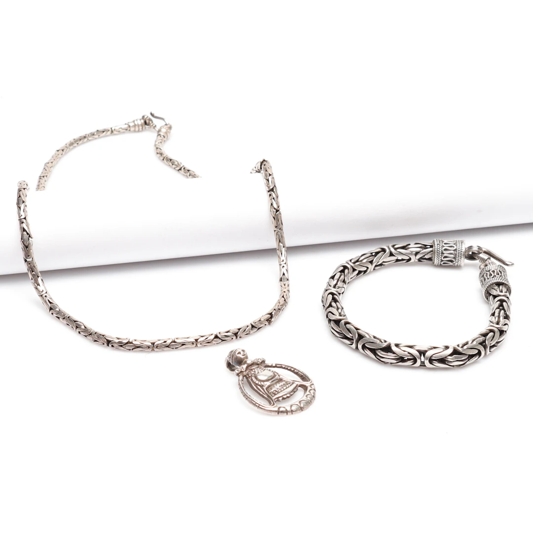 HALSBAND, ARMBAND samt HÄNGE, Silver, 925, vikt cirka 91,6 gram.