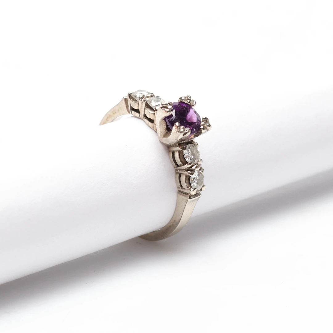 RING, 14k, vitguld, diamanter, ca 2,7 gram.