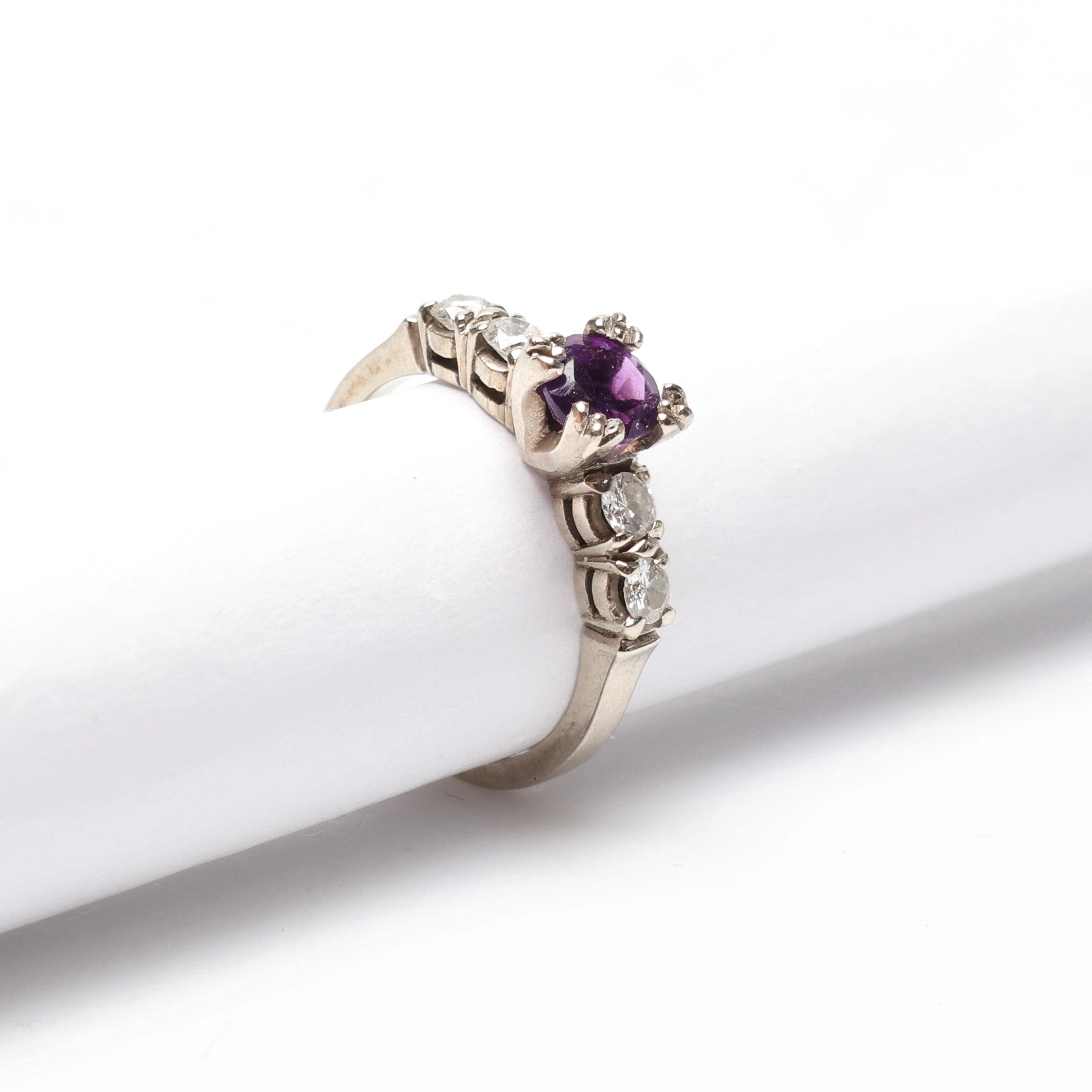 RING, 14k, vitguld, diamanter, ca 2,7 gram.